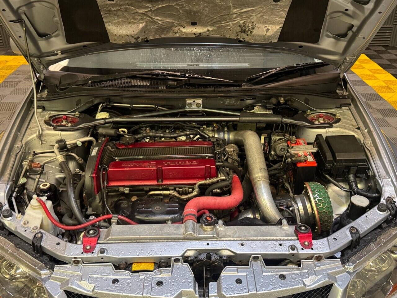 Mitsubishi Lancer view 9