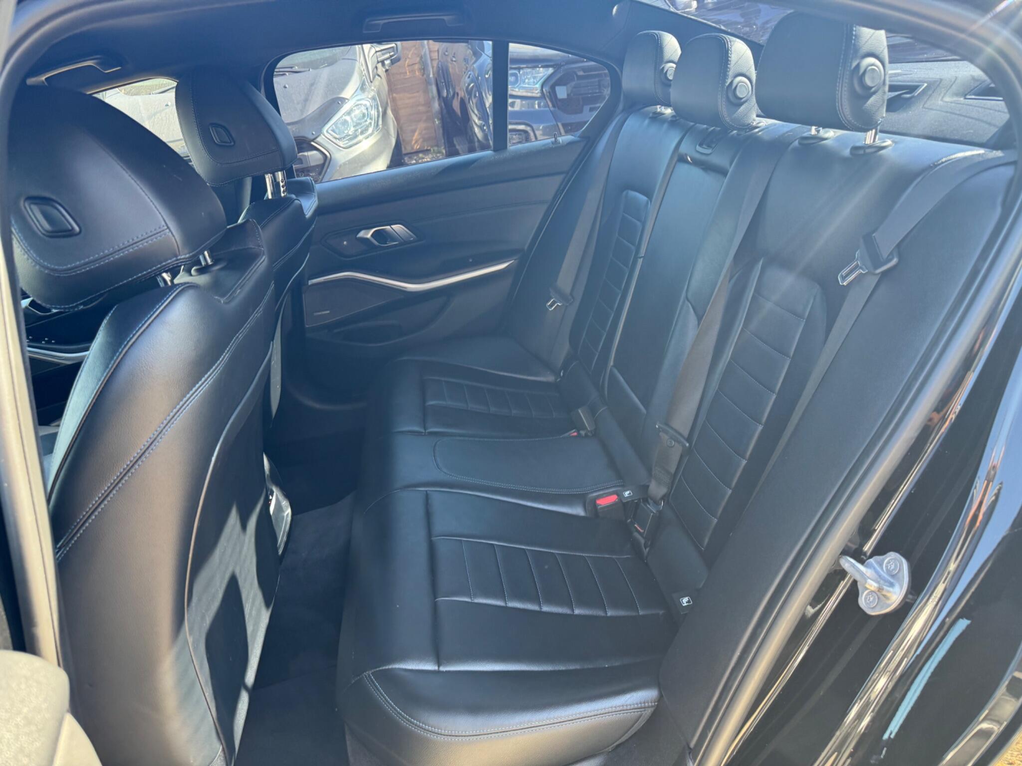 BMW 3 Series view 20