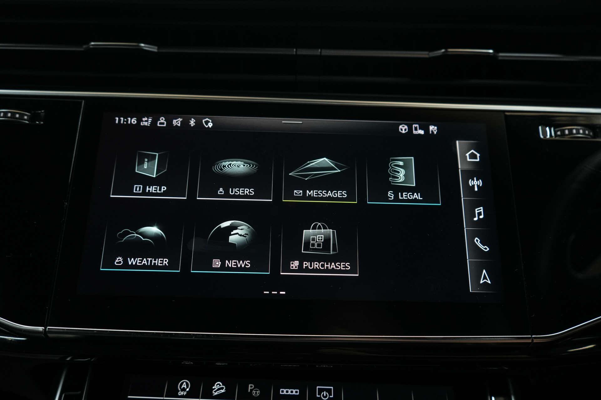 Audi Q8 view 31