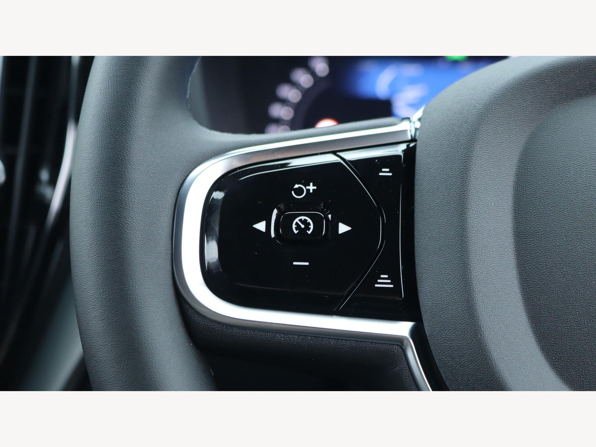 Volvo XC60 view 22