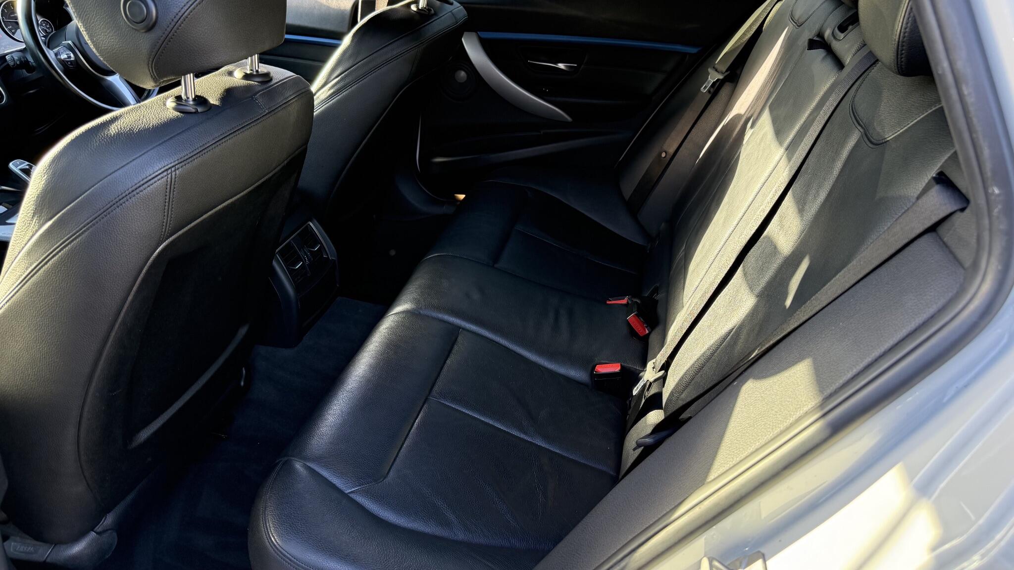 BMW 3 Series view 30