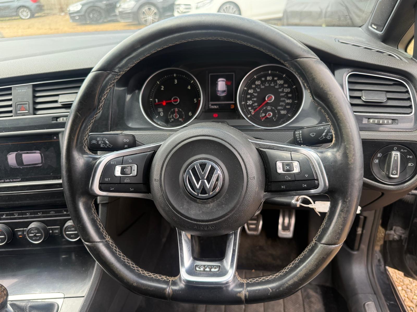 Volkswagen Golf view 15