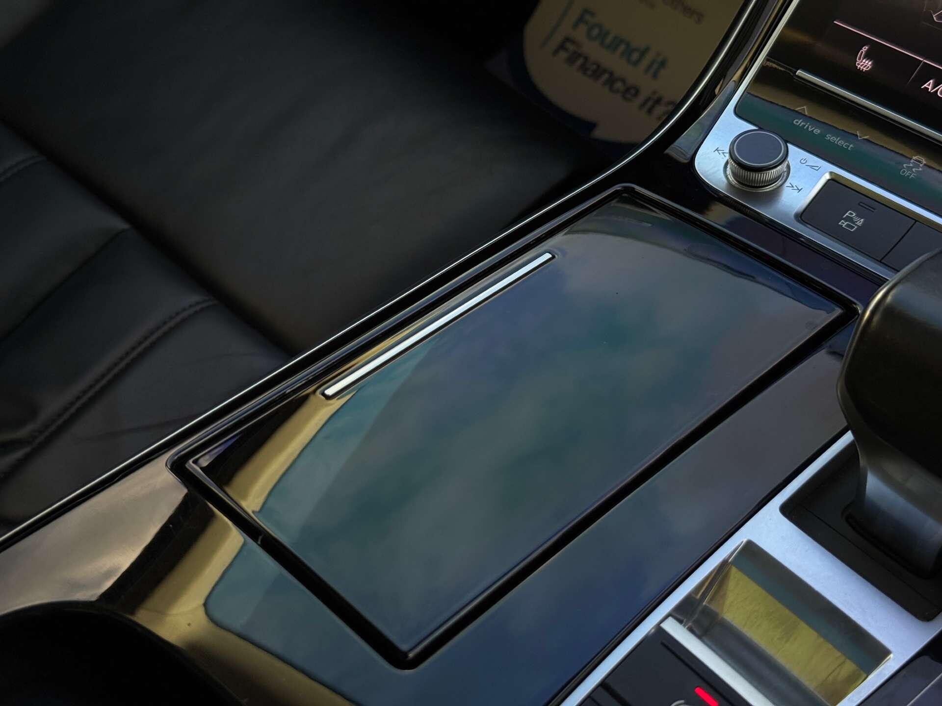 Audi A8 view 50