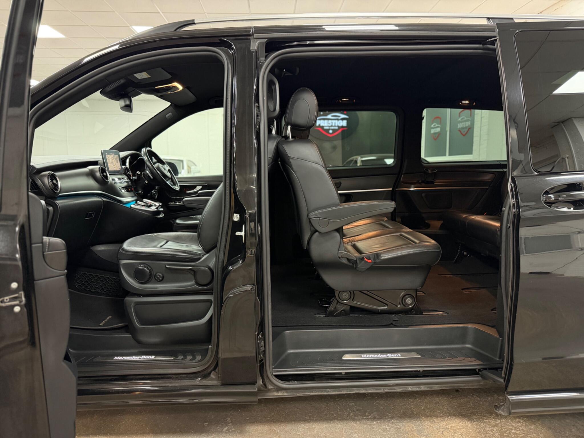 Mercedes-Benz V-Class view 28