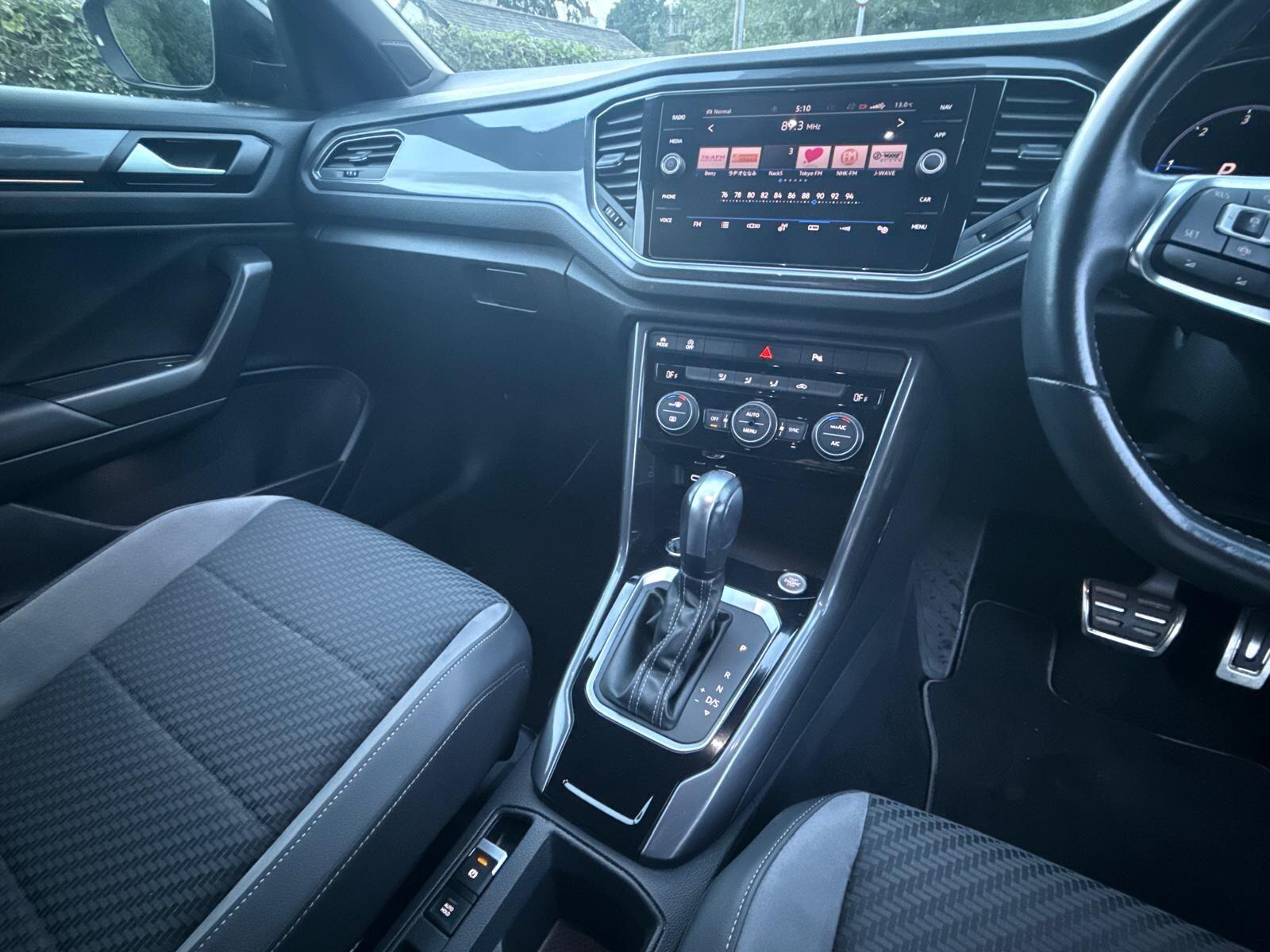 Volkswagen T-Roc view 12