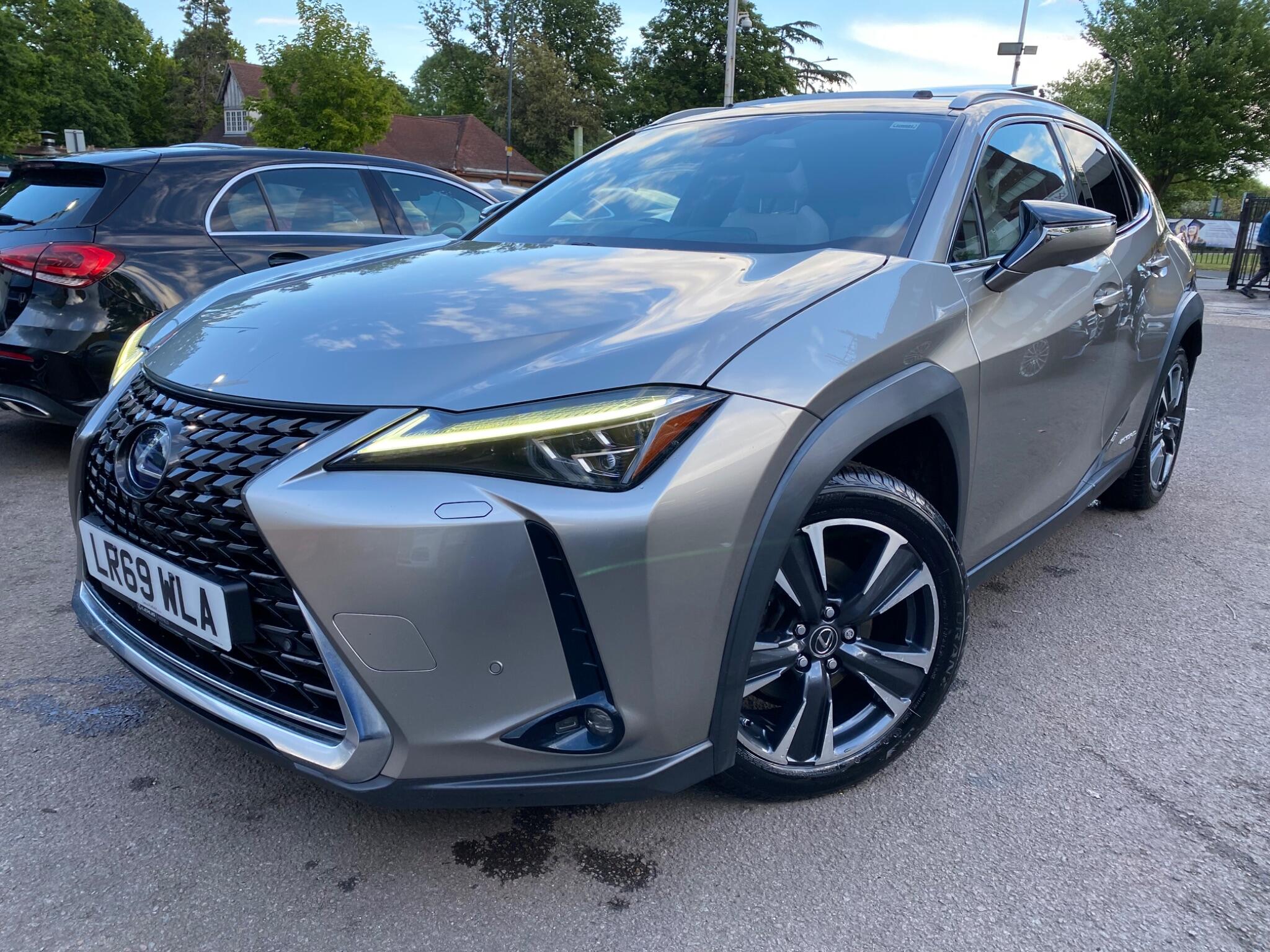 Lexus Ux view 4