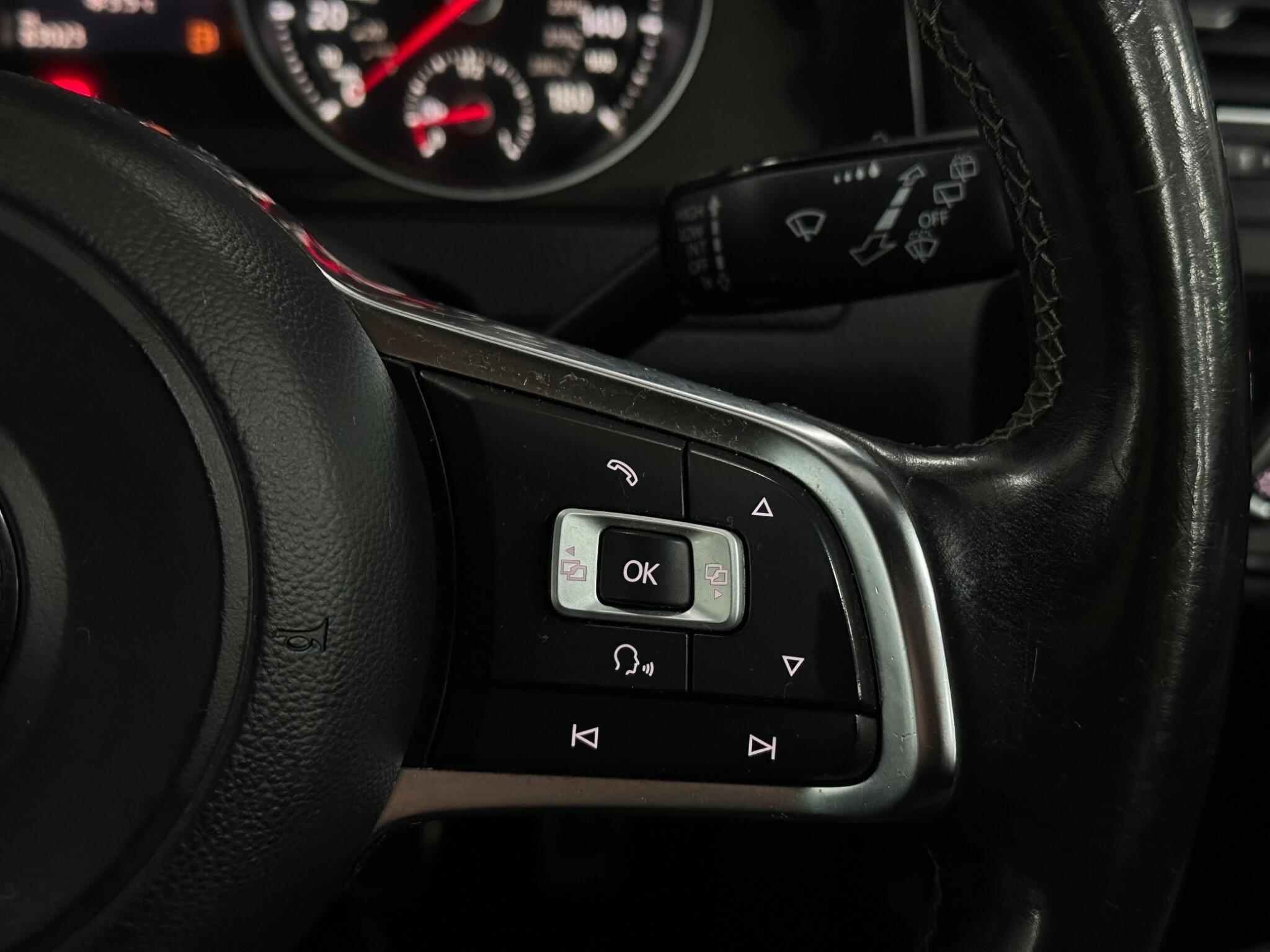 Volkswagen Golf view 26