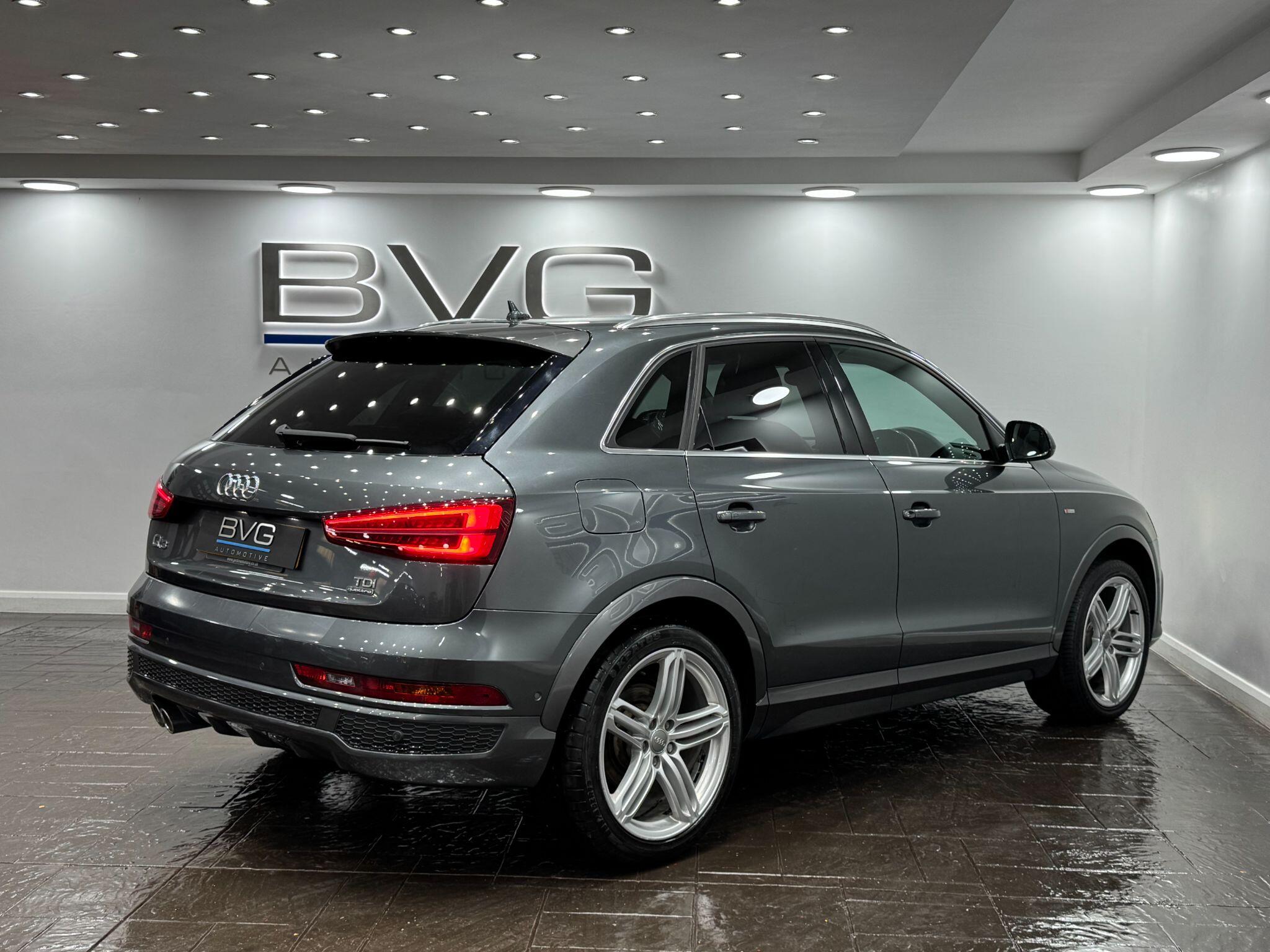 Audi Q3 view 9