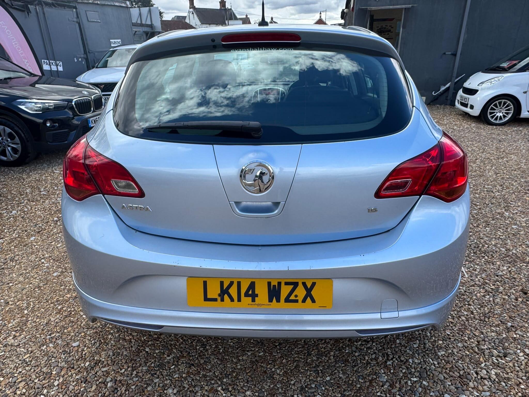 Vauxhall Astra view 6