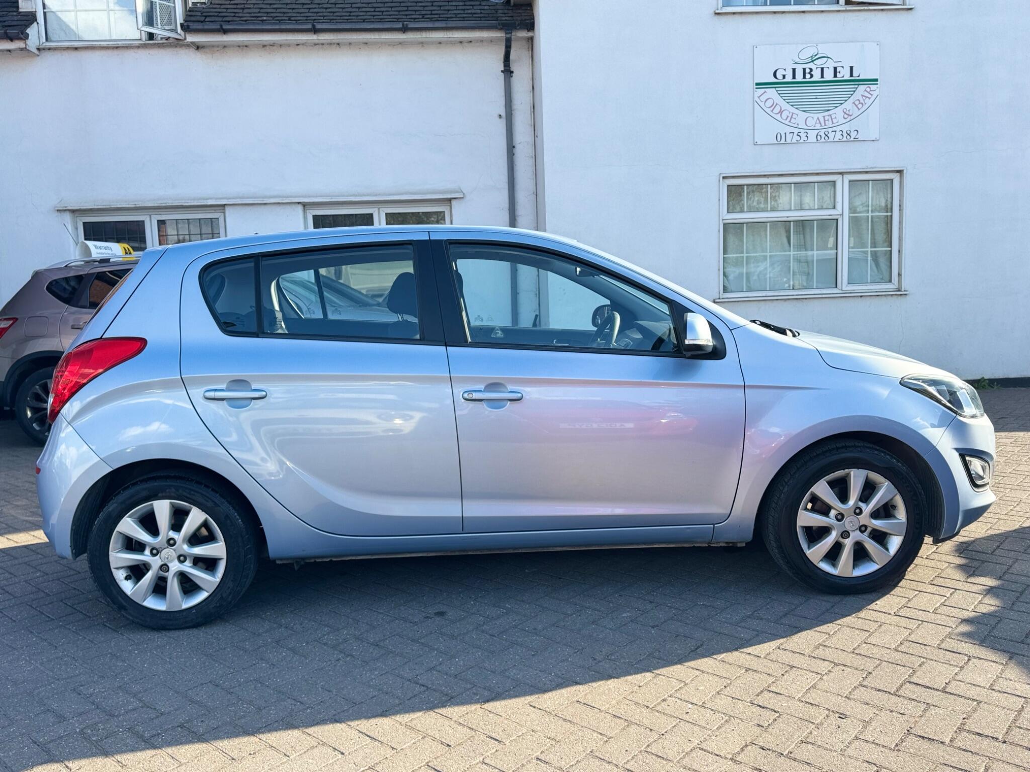 Hyundai I20 view 6