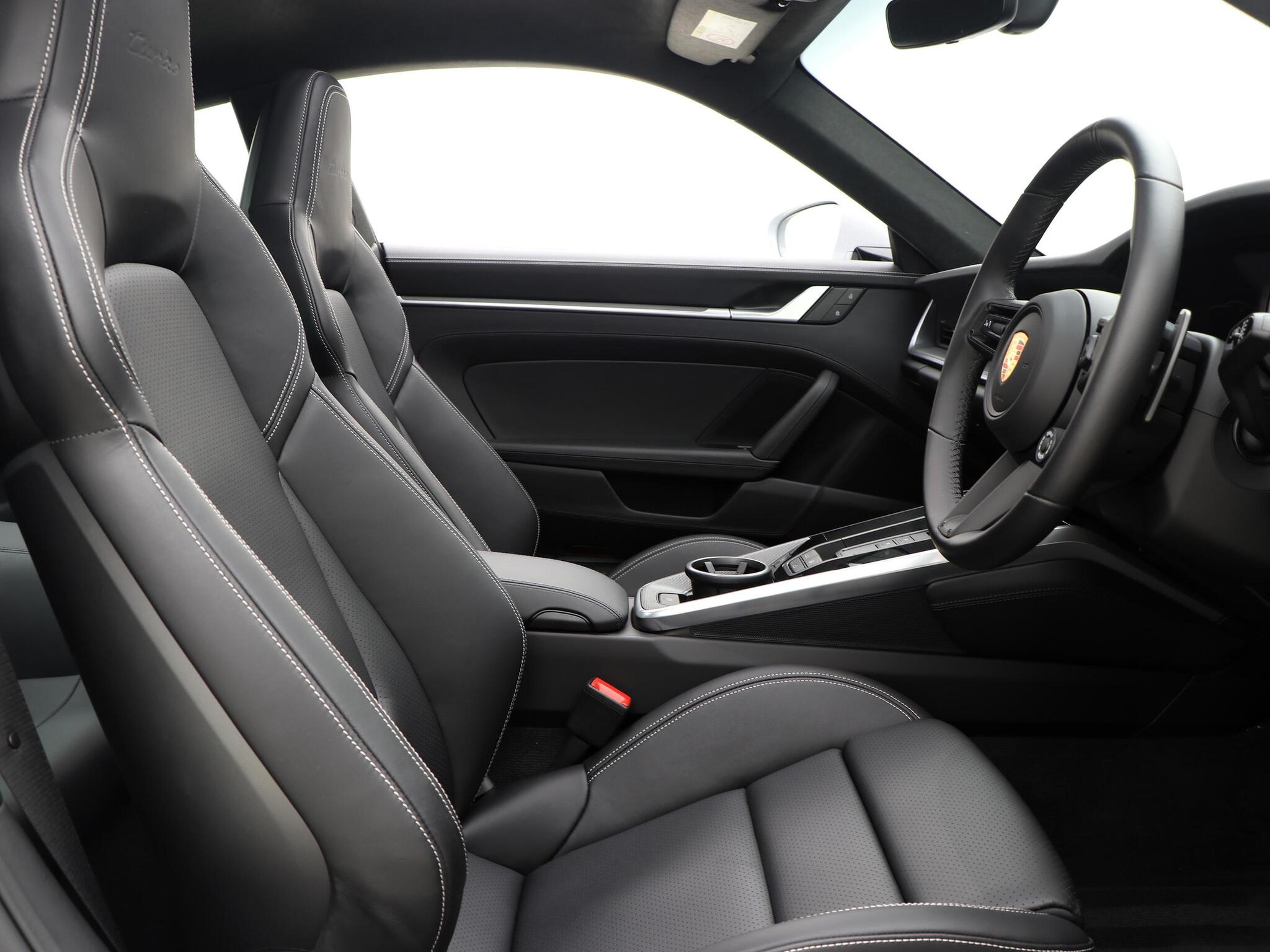 Porsche 911 view 21