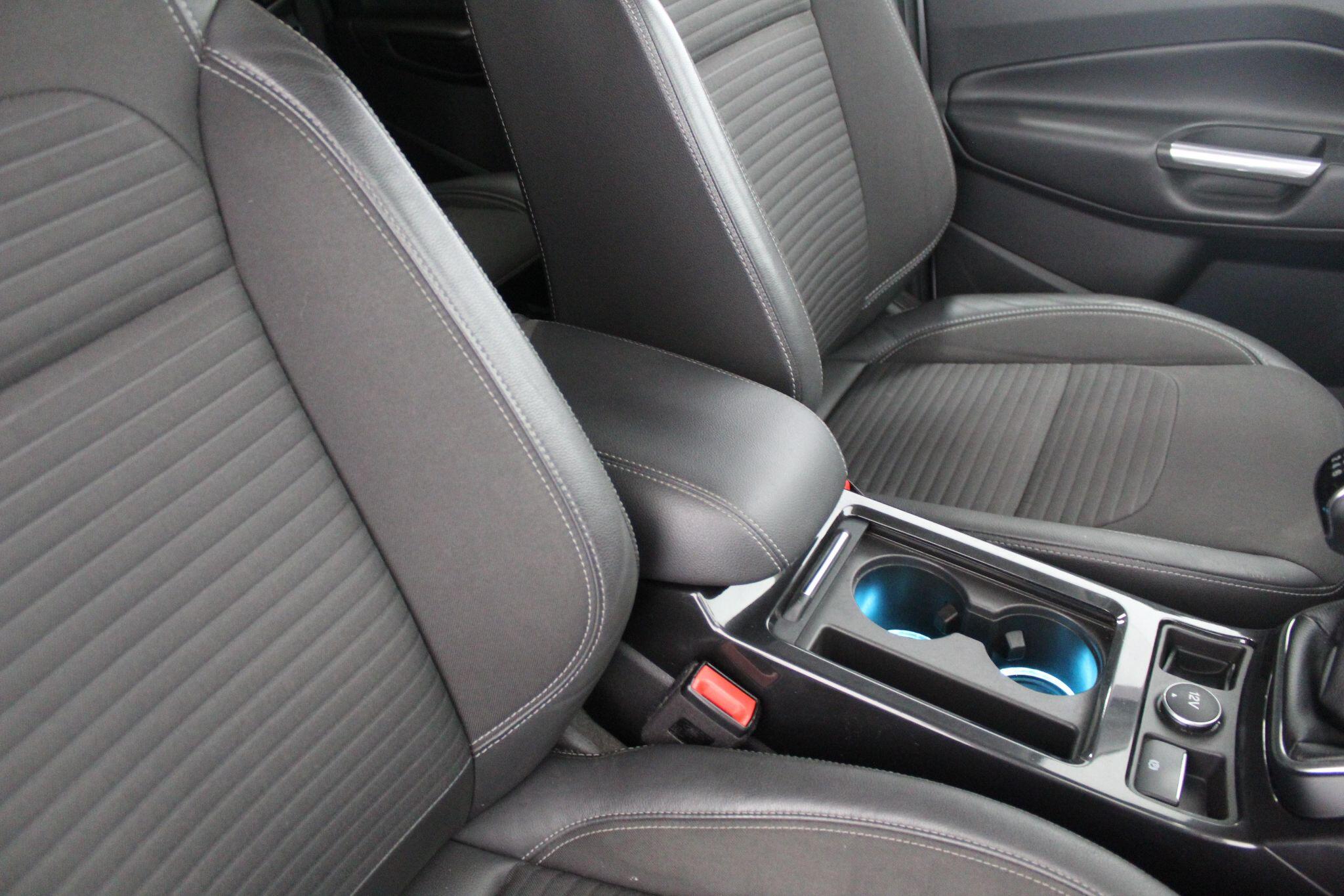 Ford Kuga view 38