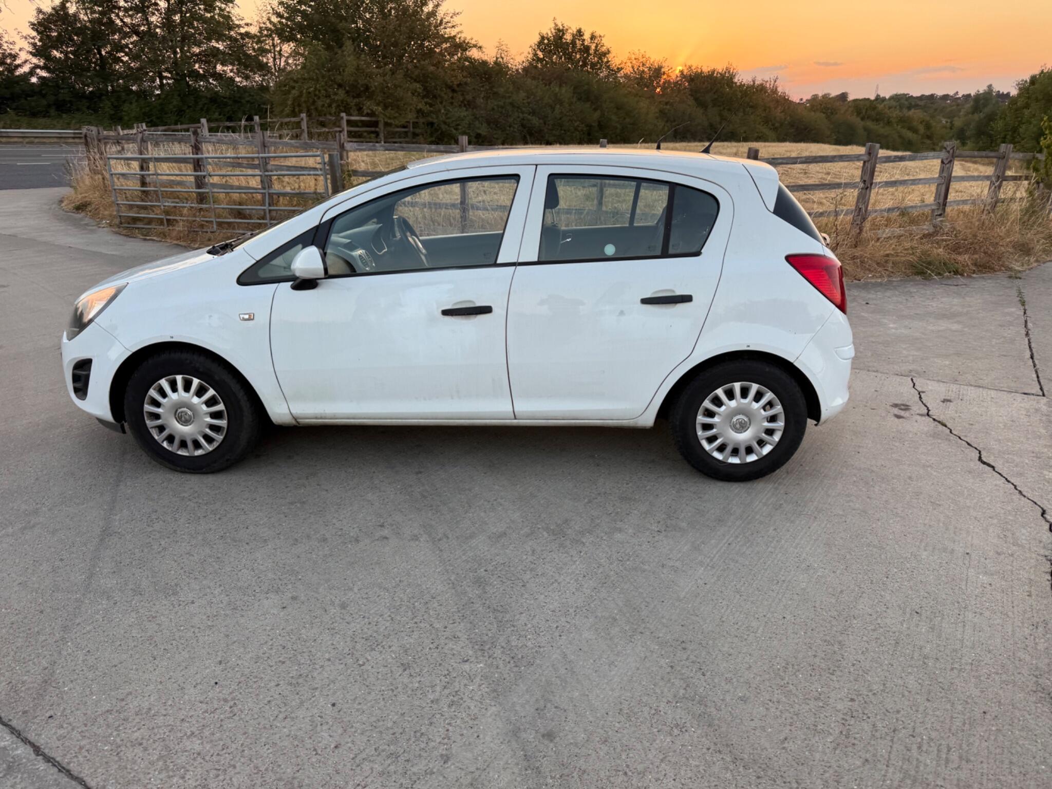 Vauxhall Corsa 1.3 CDTi ecoFLEX S Euro 5 (s/s) 5dr (A/C) — photo 17 of 74