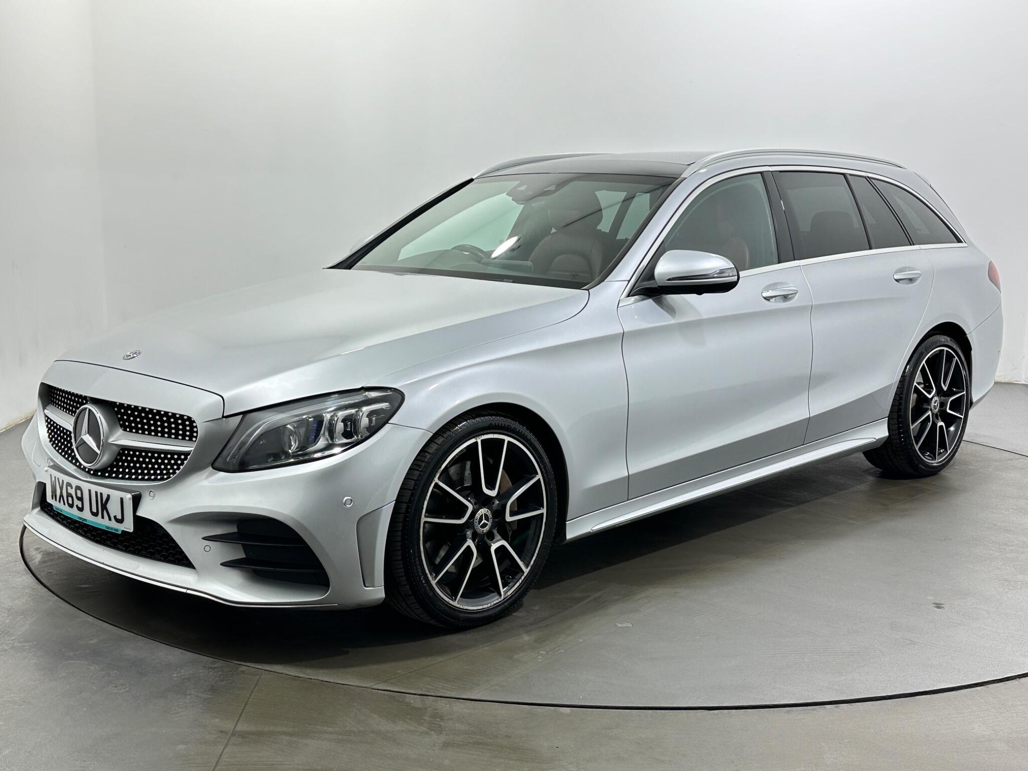 Mercedes-Benz C Class view 4