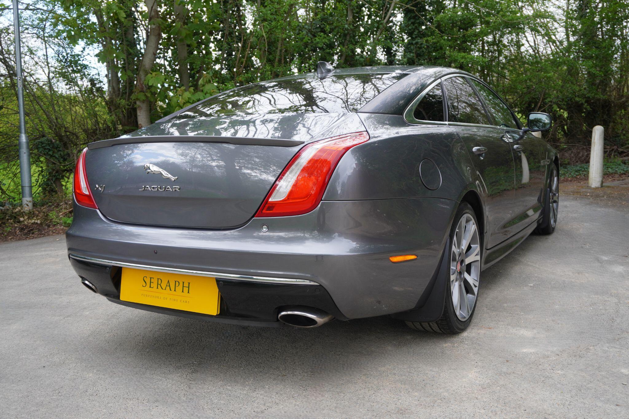Jaguar XJ view 6