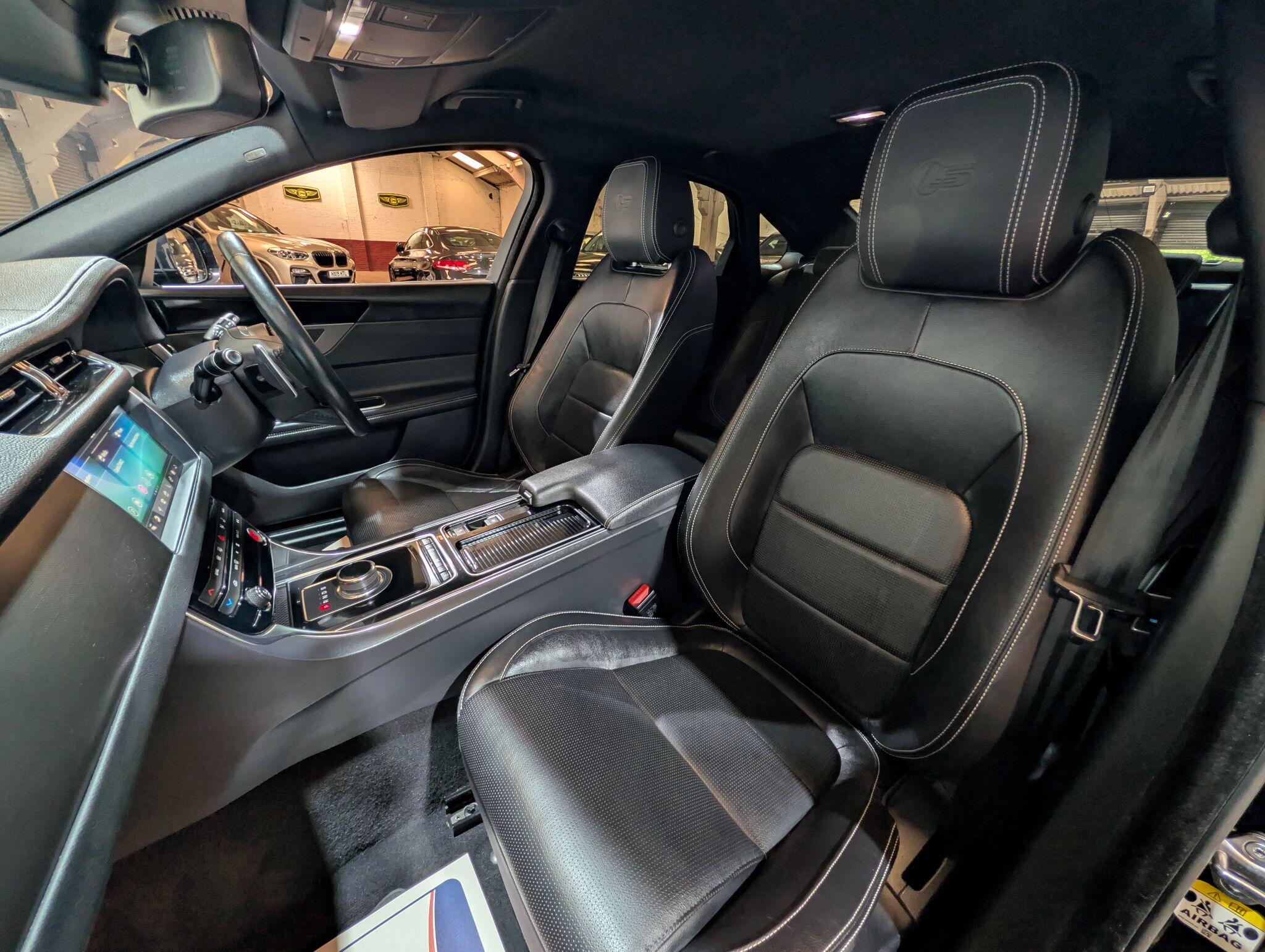 Jaguar XF view 9