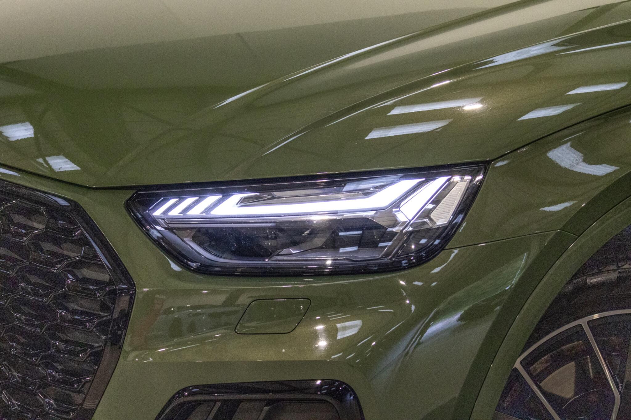Audi Q5 view 12