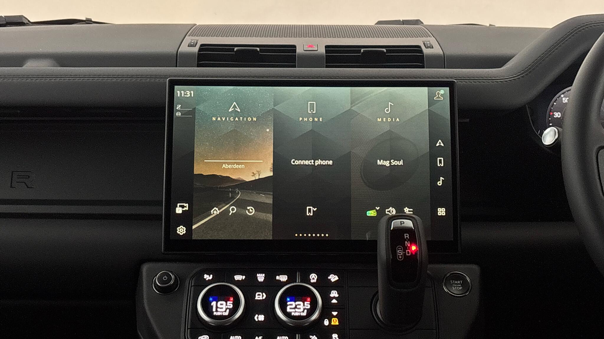 Land Rover Defender view 14