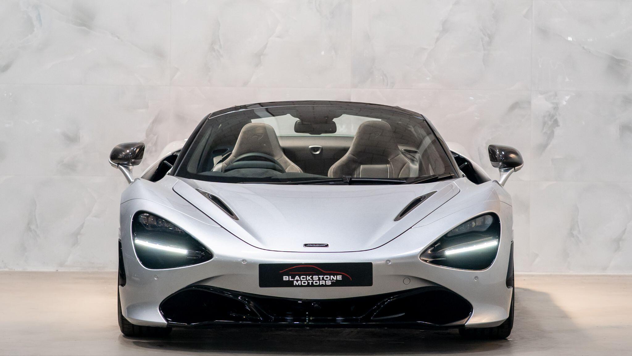 Mclaren 720s view 3