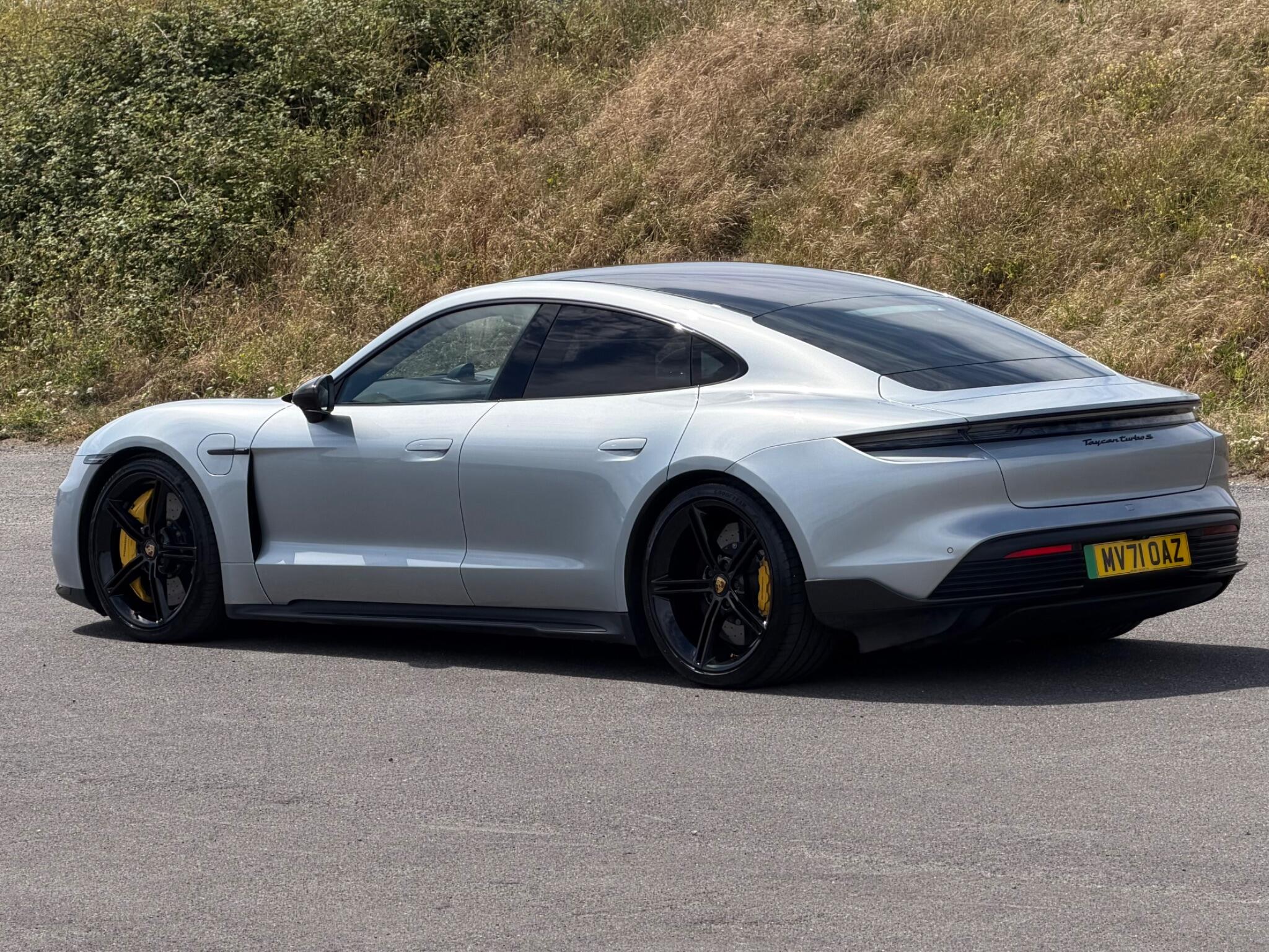 Porsche Taycan view 41