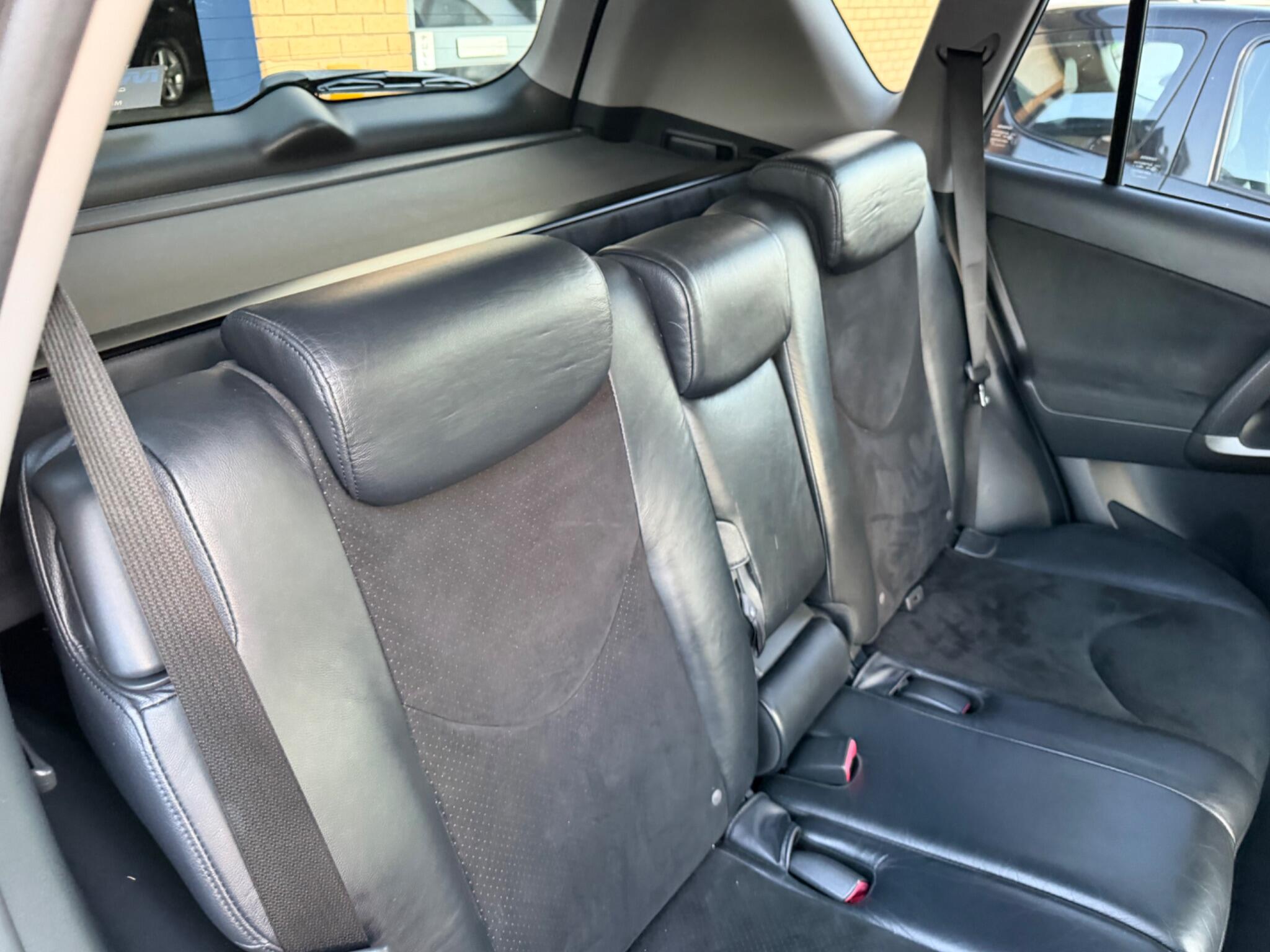 Toyota Rav4 view 7