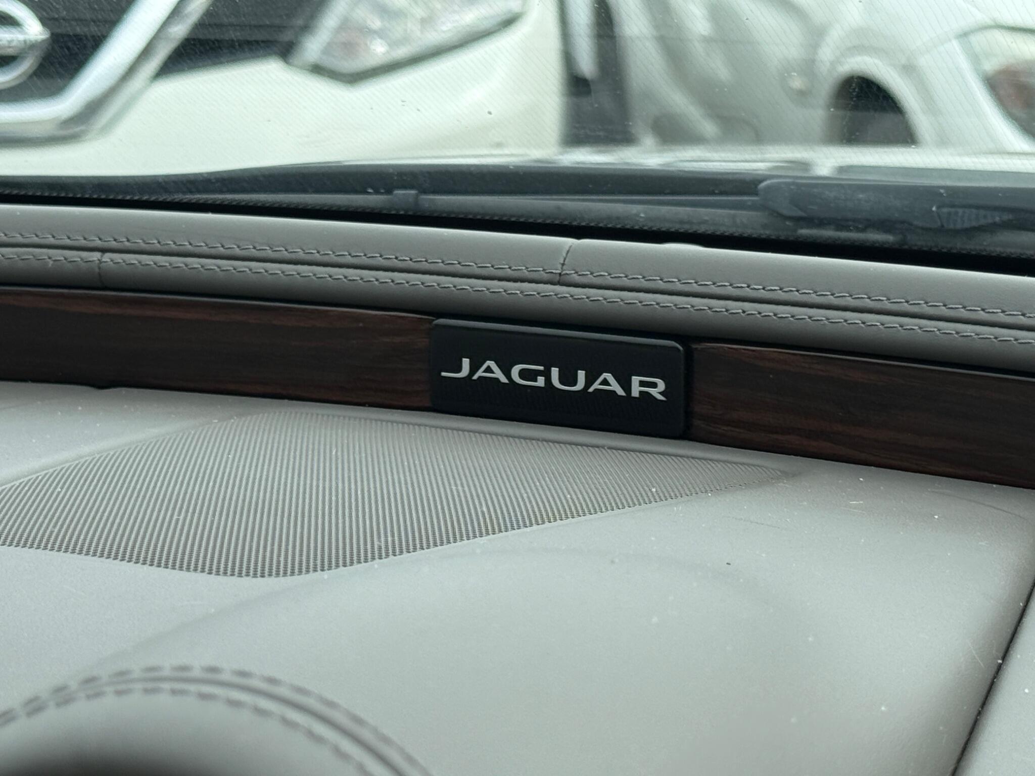 Jaguar XJ - Image 71