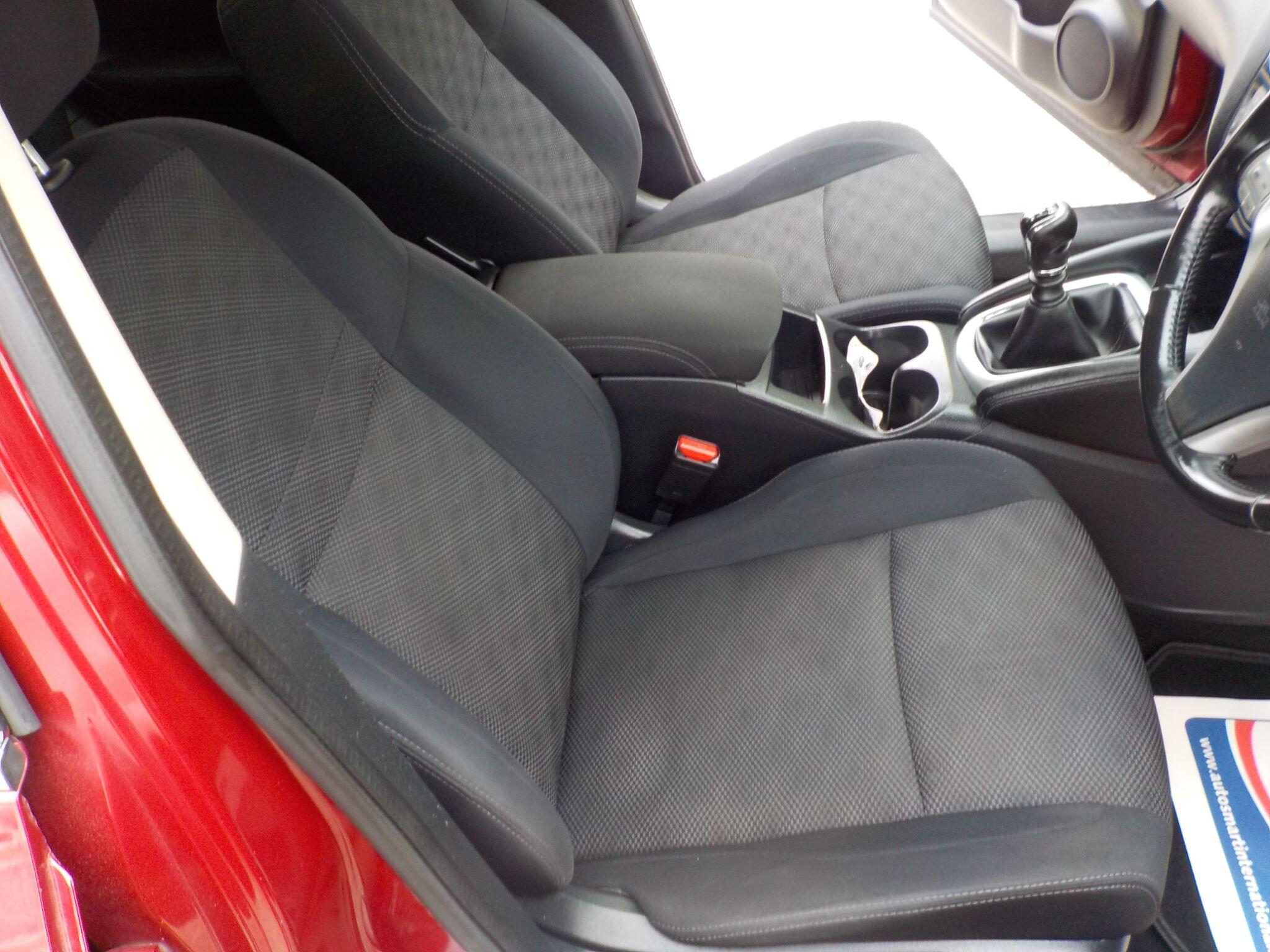 Nissan Qashqai 1.5 dCi n-tec 2WD Euro 6 (s/s) 5dr