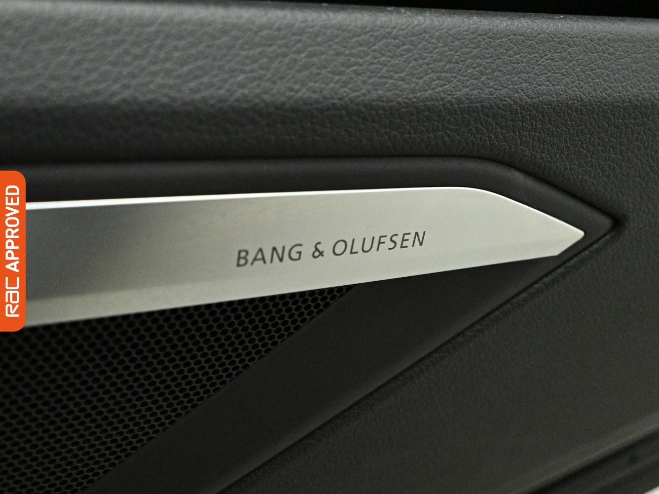 Audi E-Tron view 18