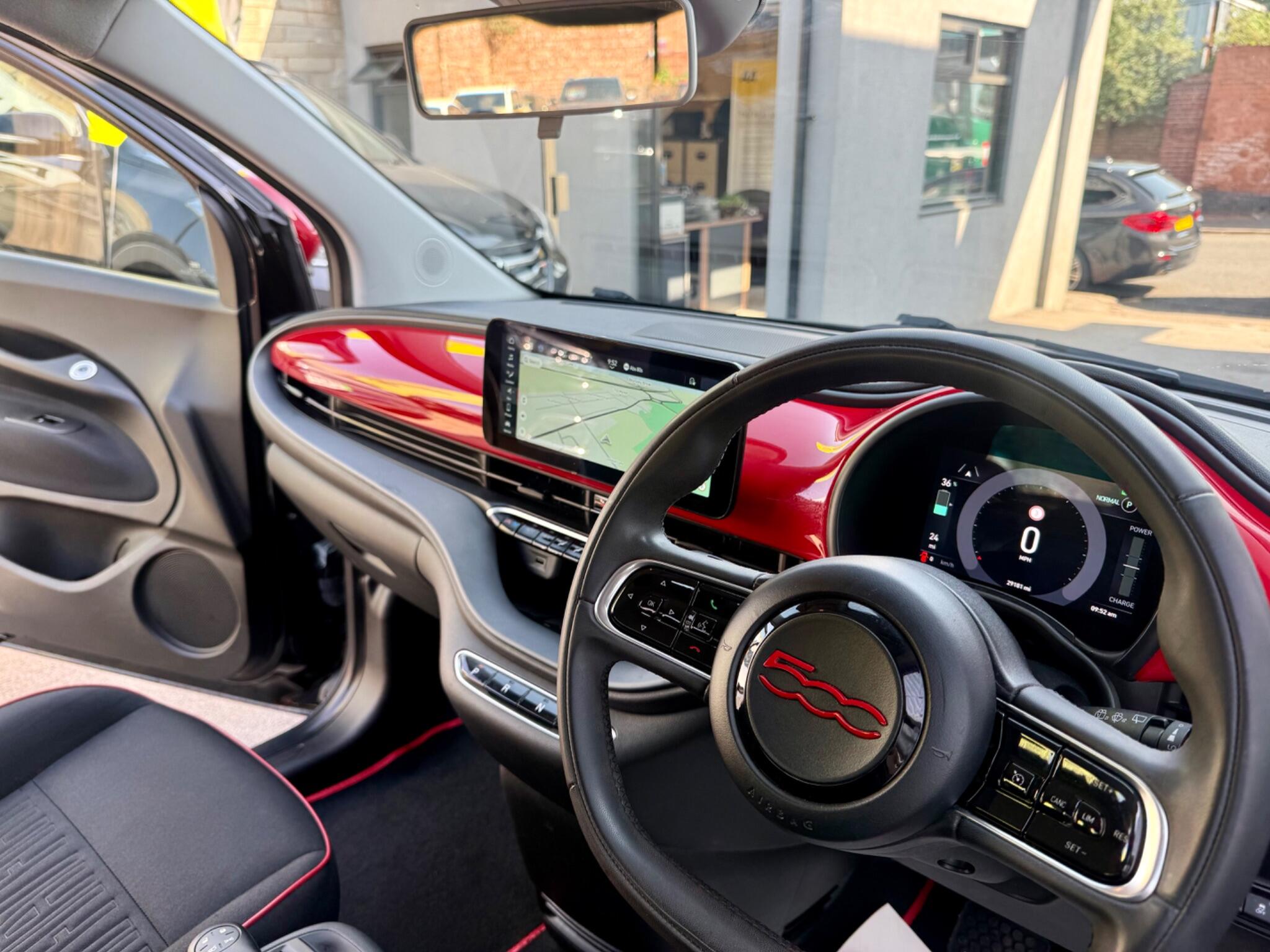 Fiat 500e view 8