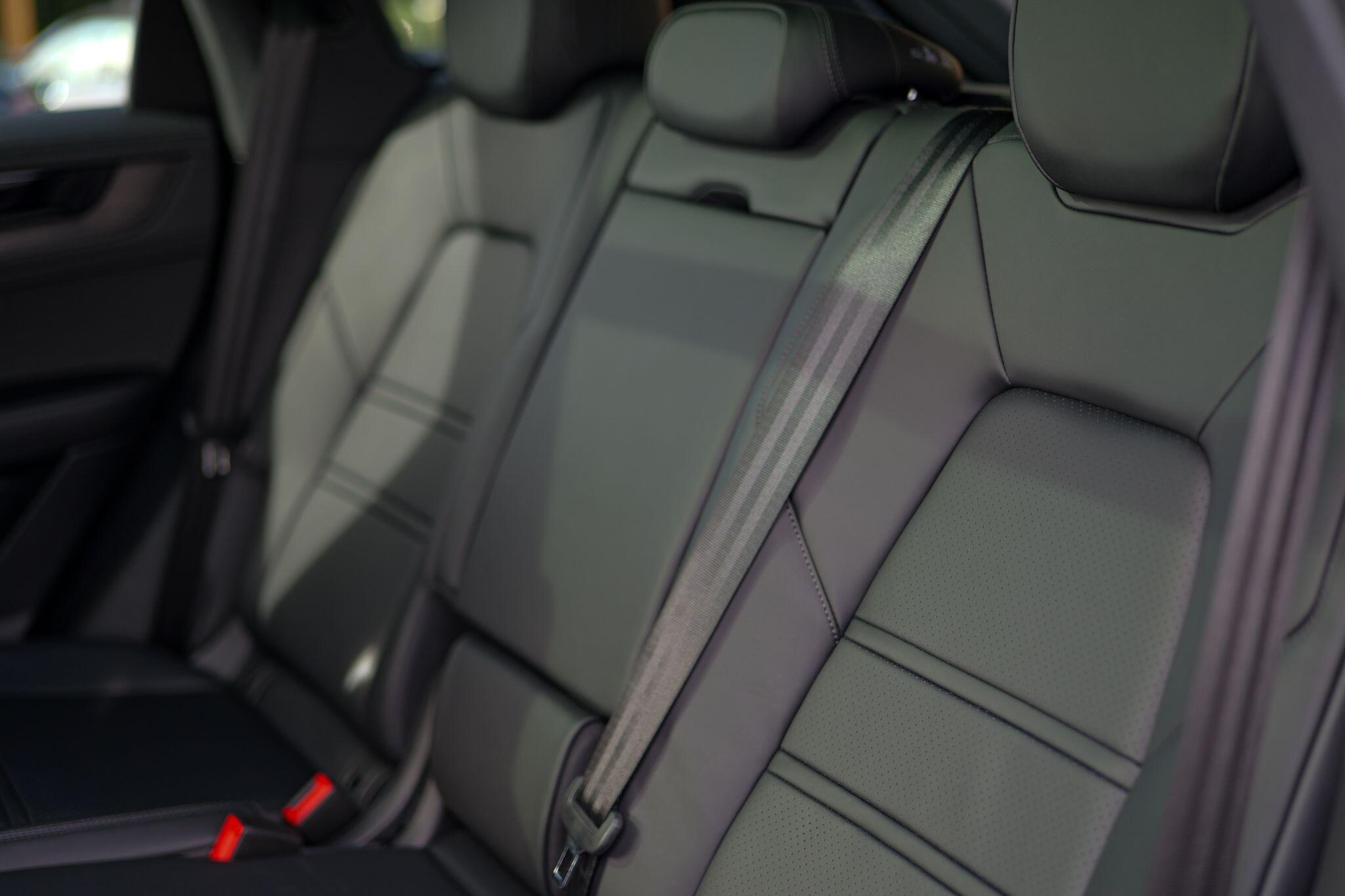 Porsche Cayenne view 30