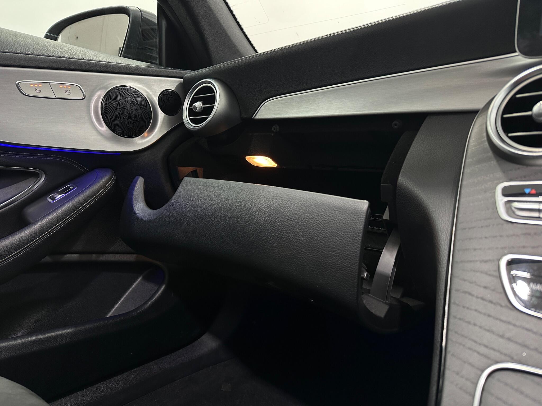 Mercedes-Benz C Class view 30