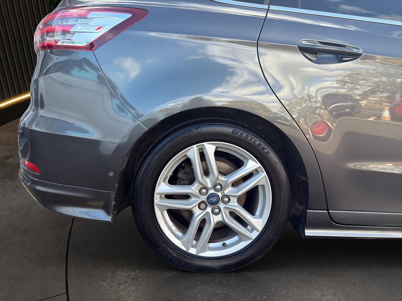 Ford S-Max view 19