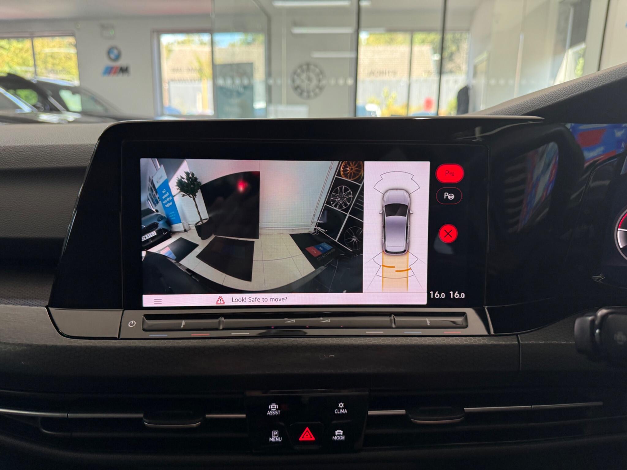 Volkswagen Golf view 17