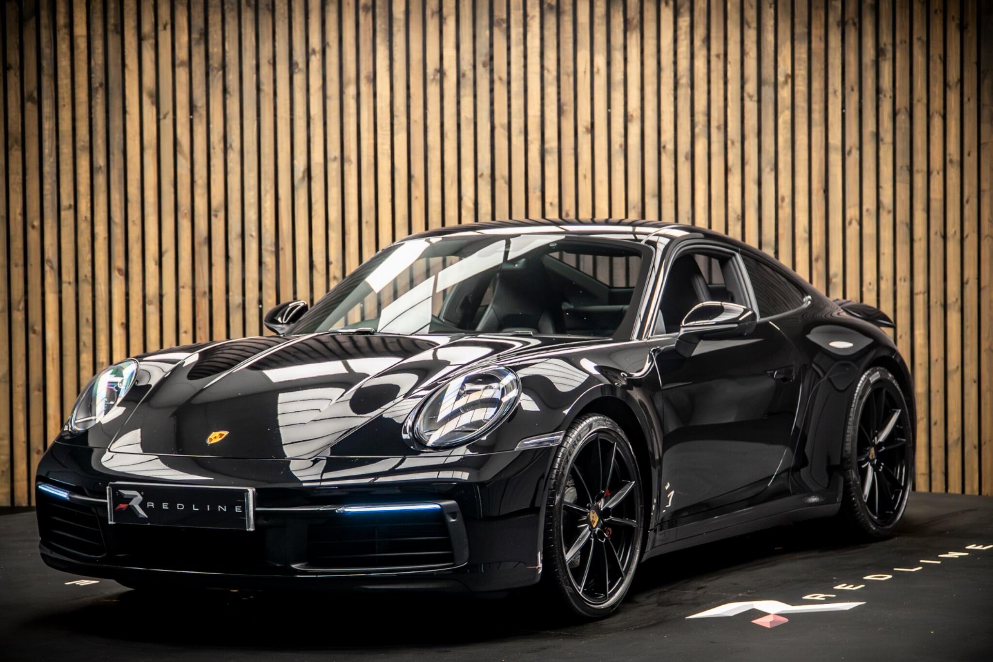 Porsche 911 view 8
