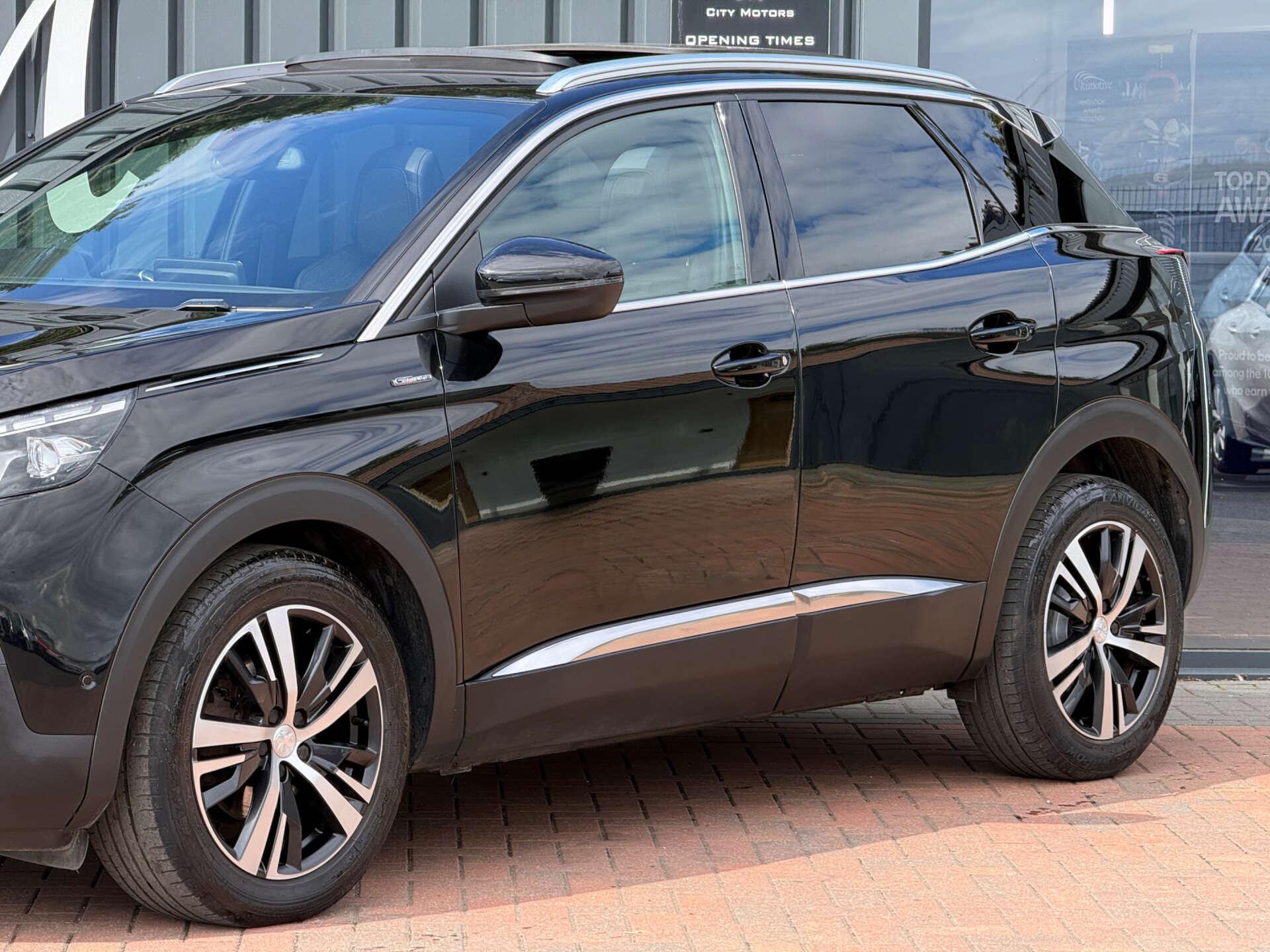 Peugeot 3008 view 3