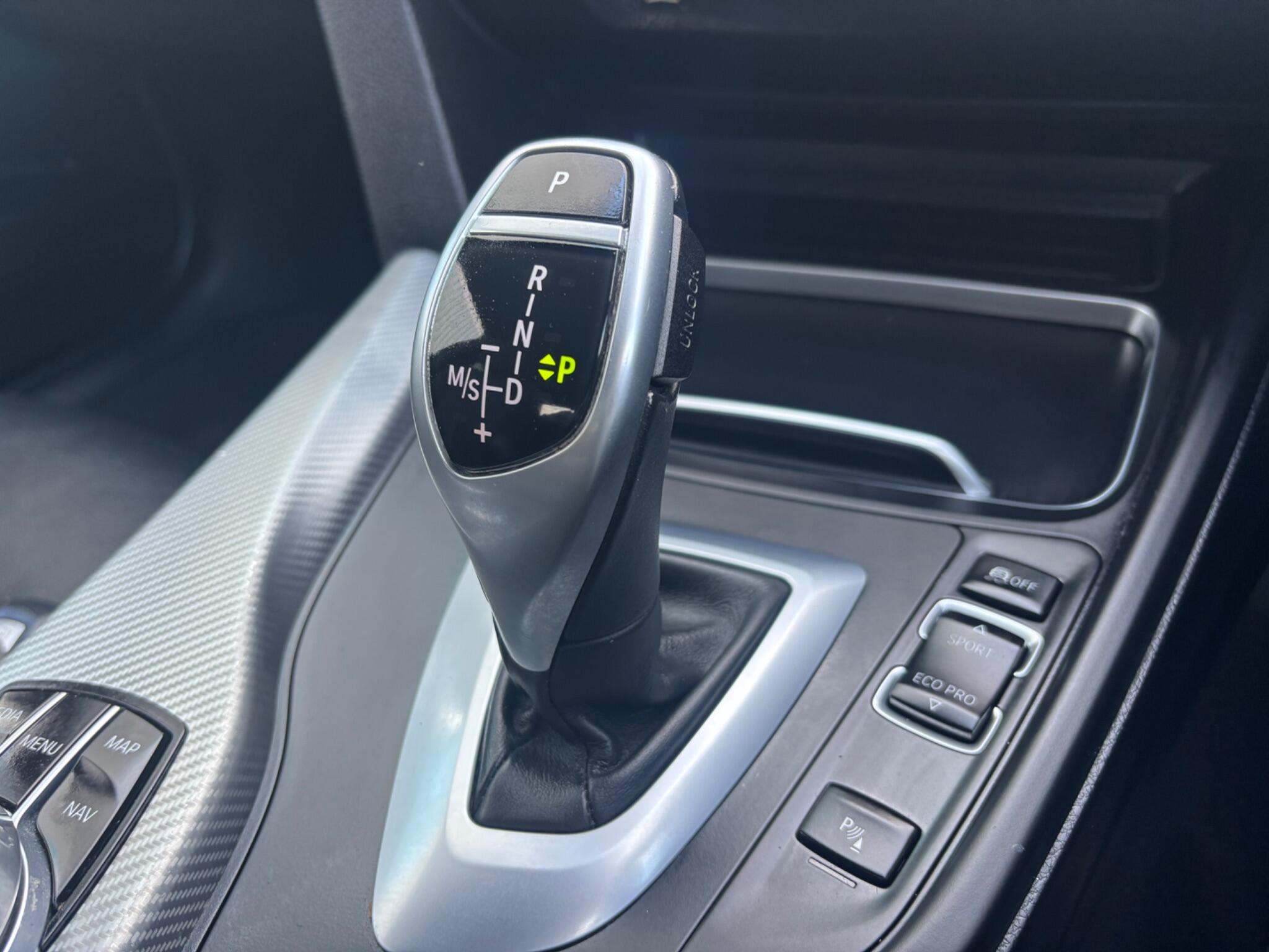 BMW 3 Series view 14