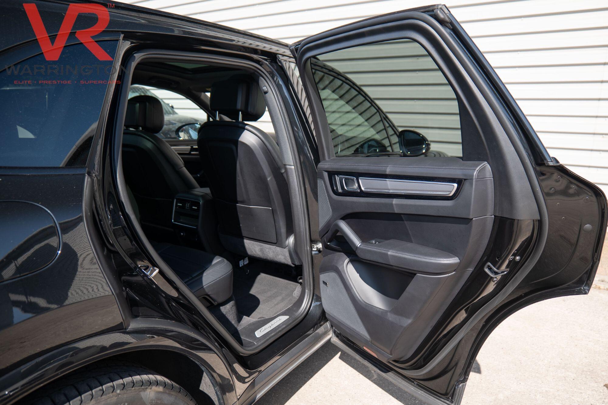 Porsche Cayenne view 41