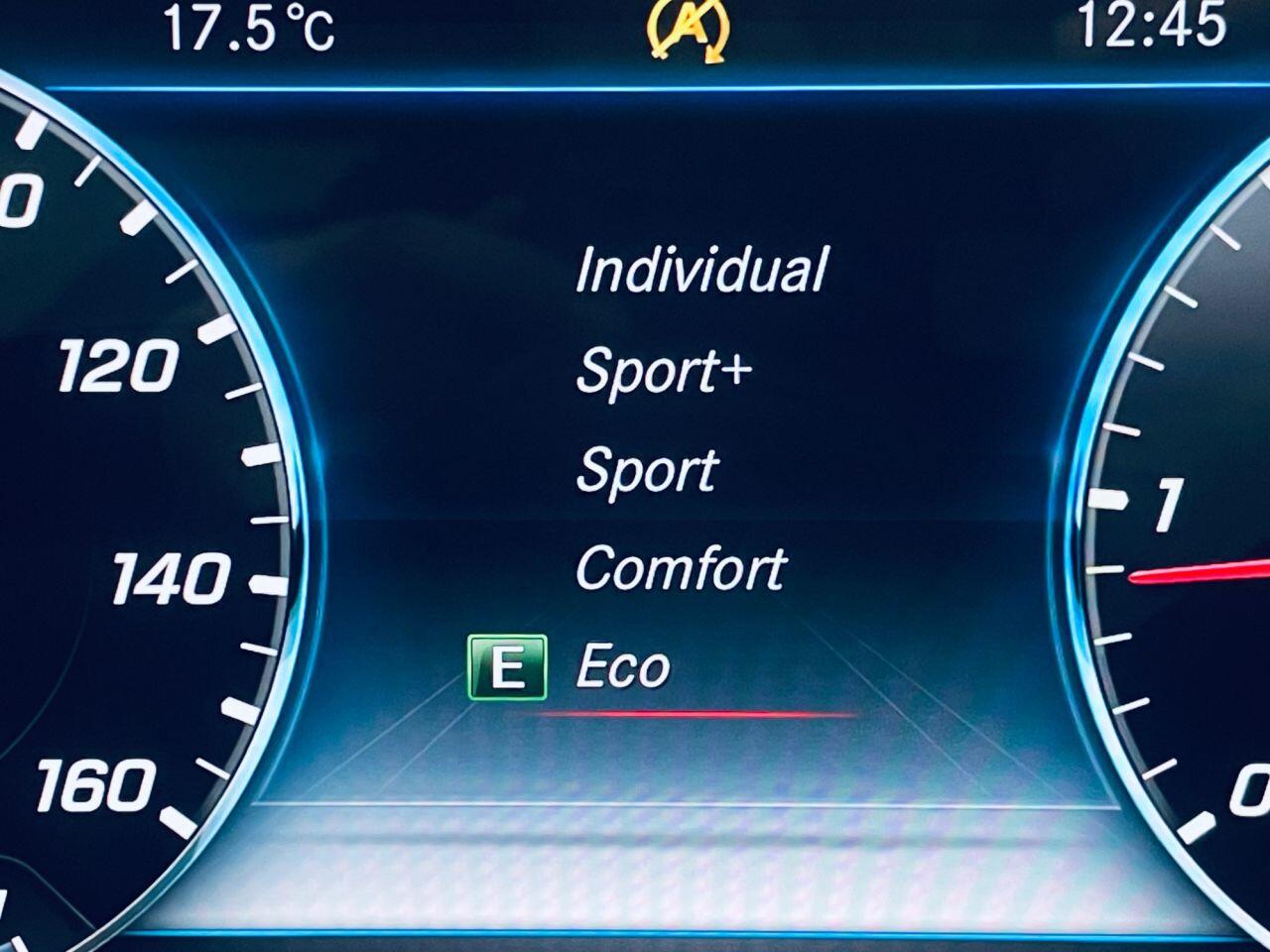 Mercedes-Benz E Class view 24