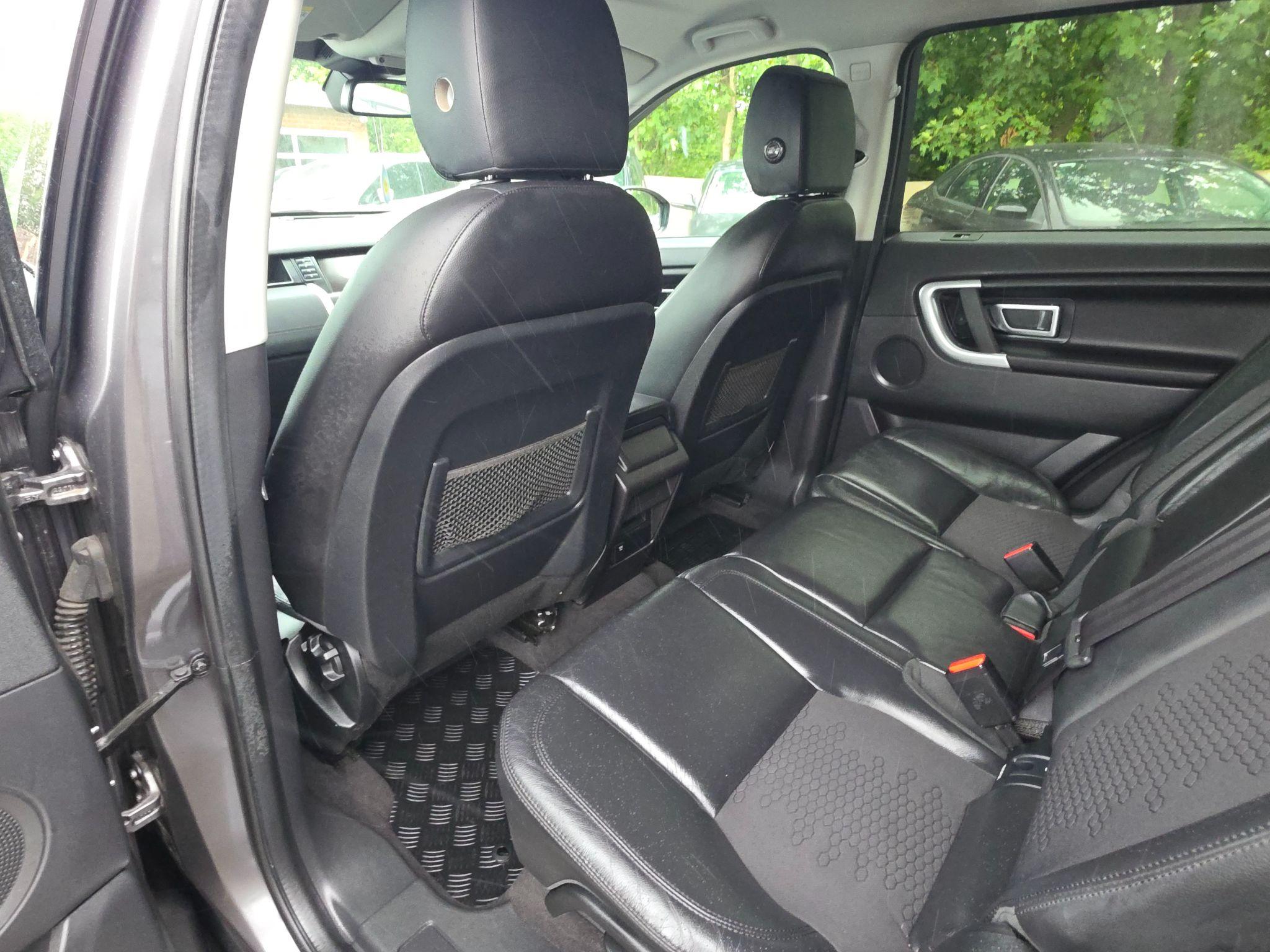 2017 Land Rover Discovery Sport 2.0 TD4 SE 4WD Euro 6 (s/s) 5dr (5 Seat) • 60,214 miles image 27