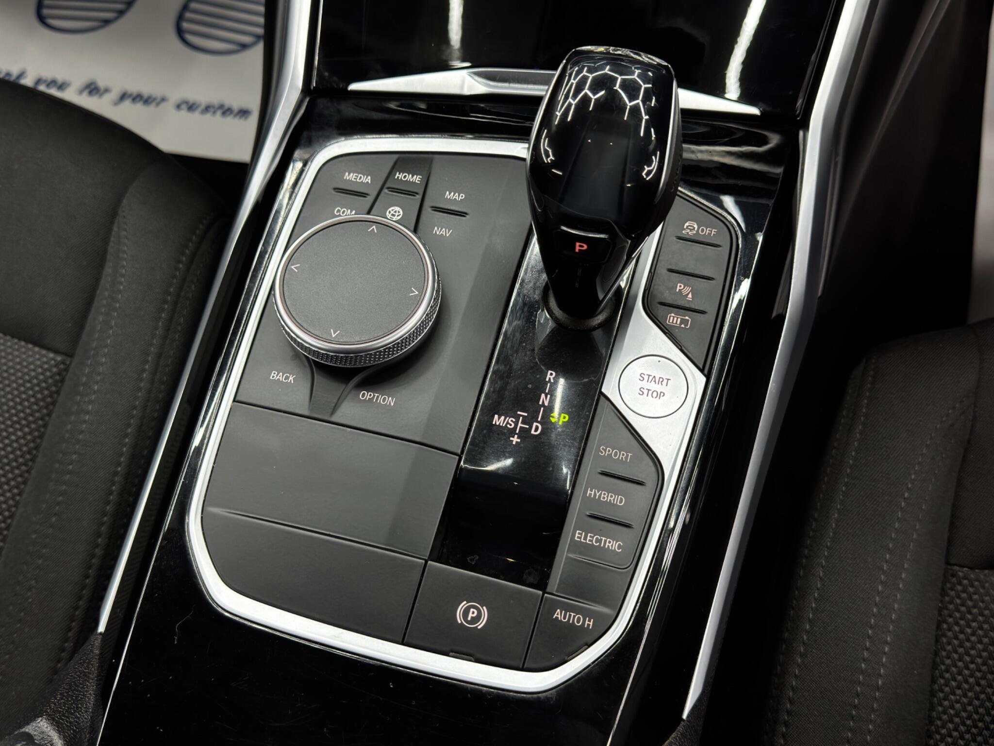 BMW 3 Series view 22