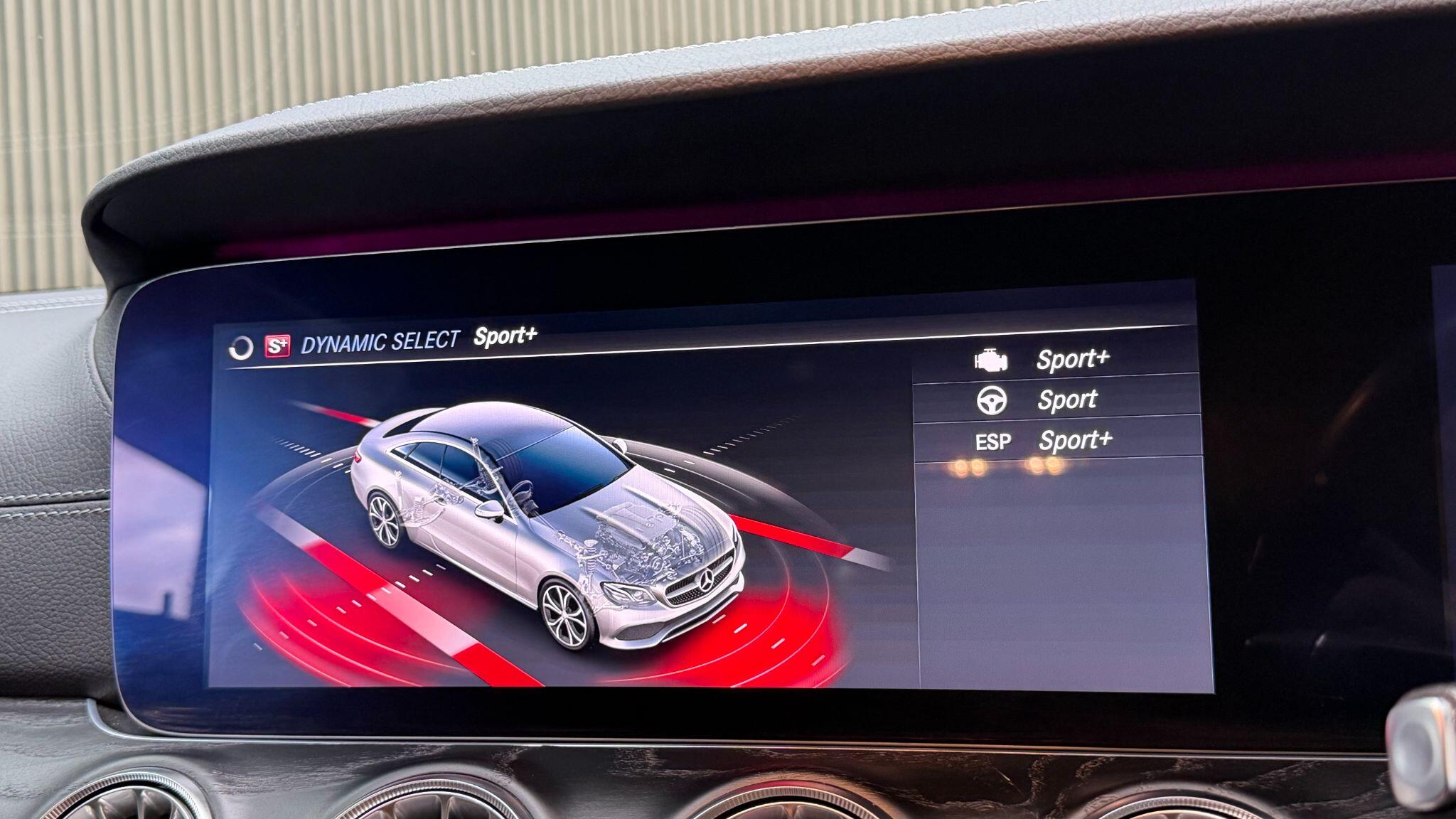 Mercedes-Benz E-Class view 29