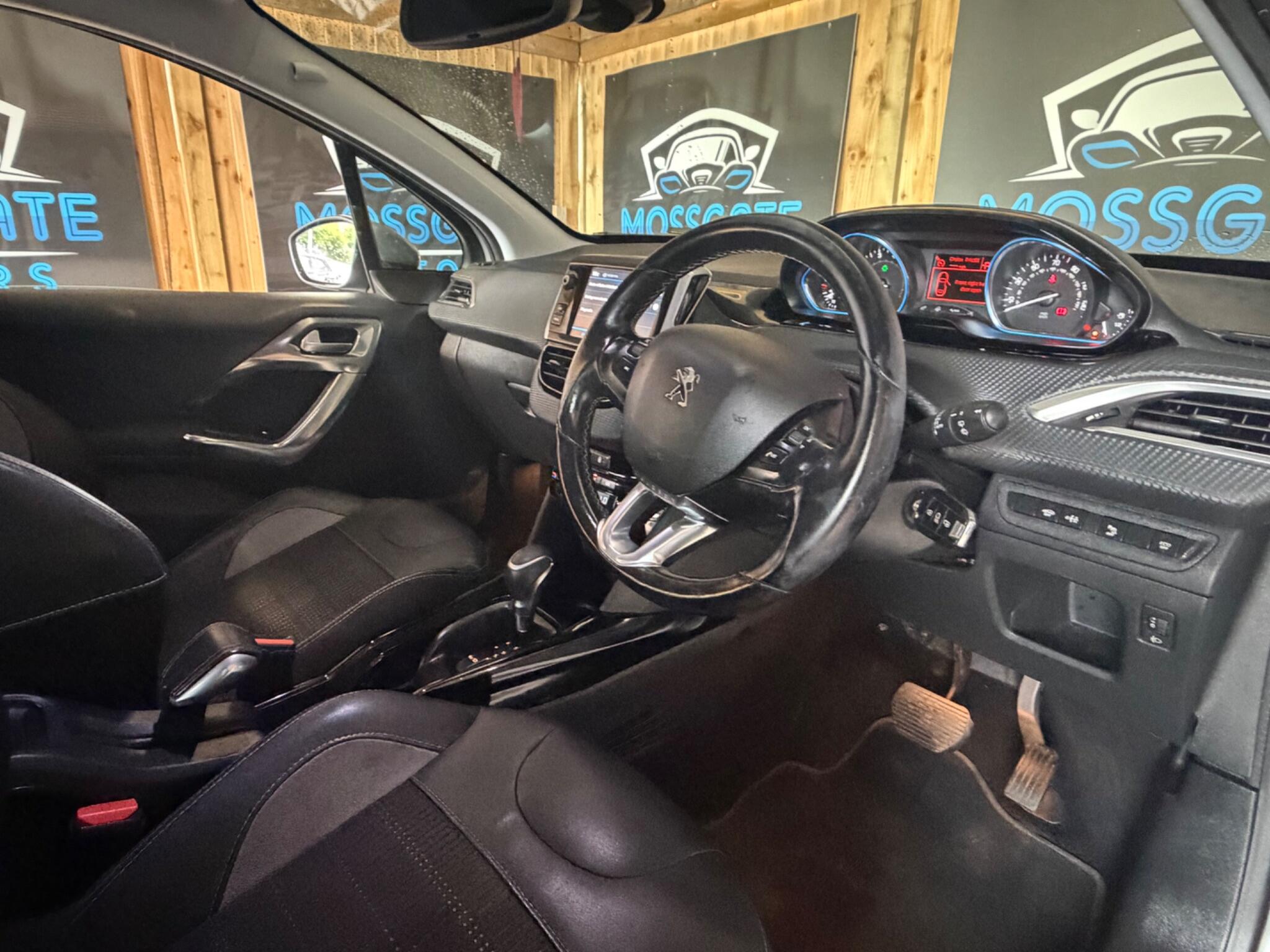 Peugeot 2008 view 9