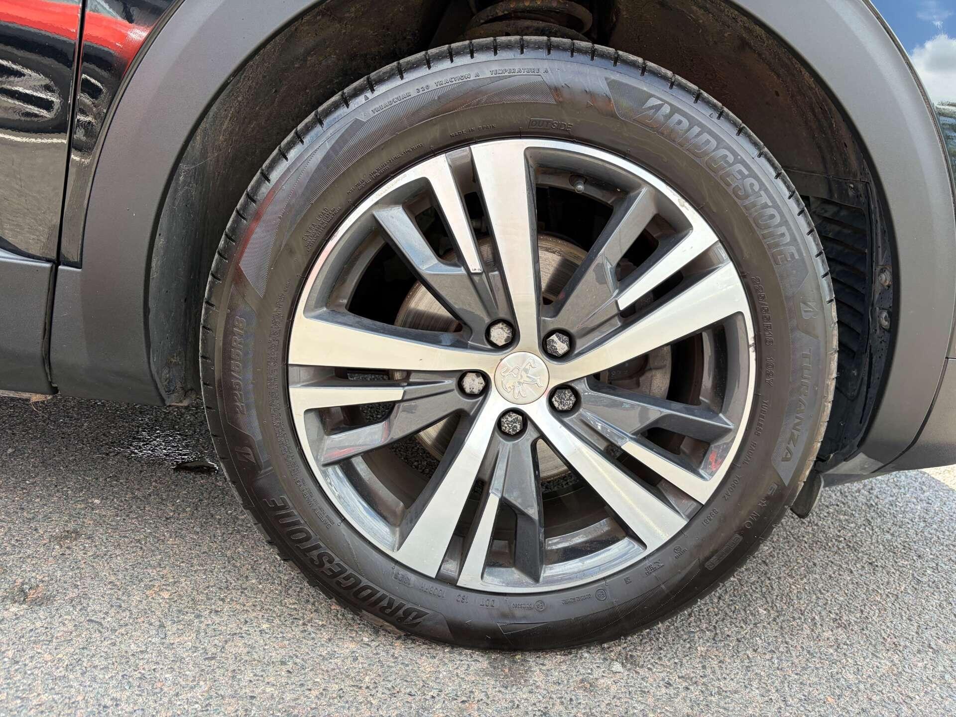 Peugeot 5008 view 11