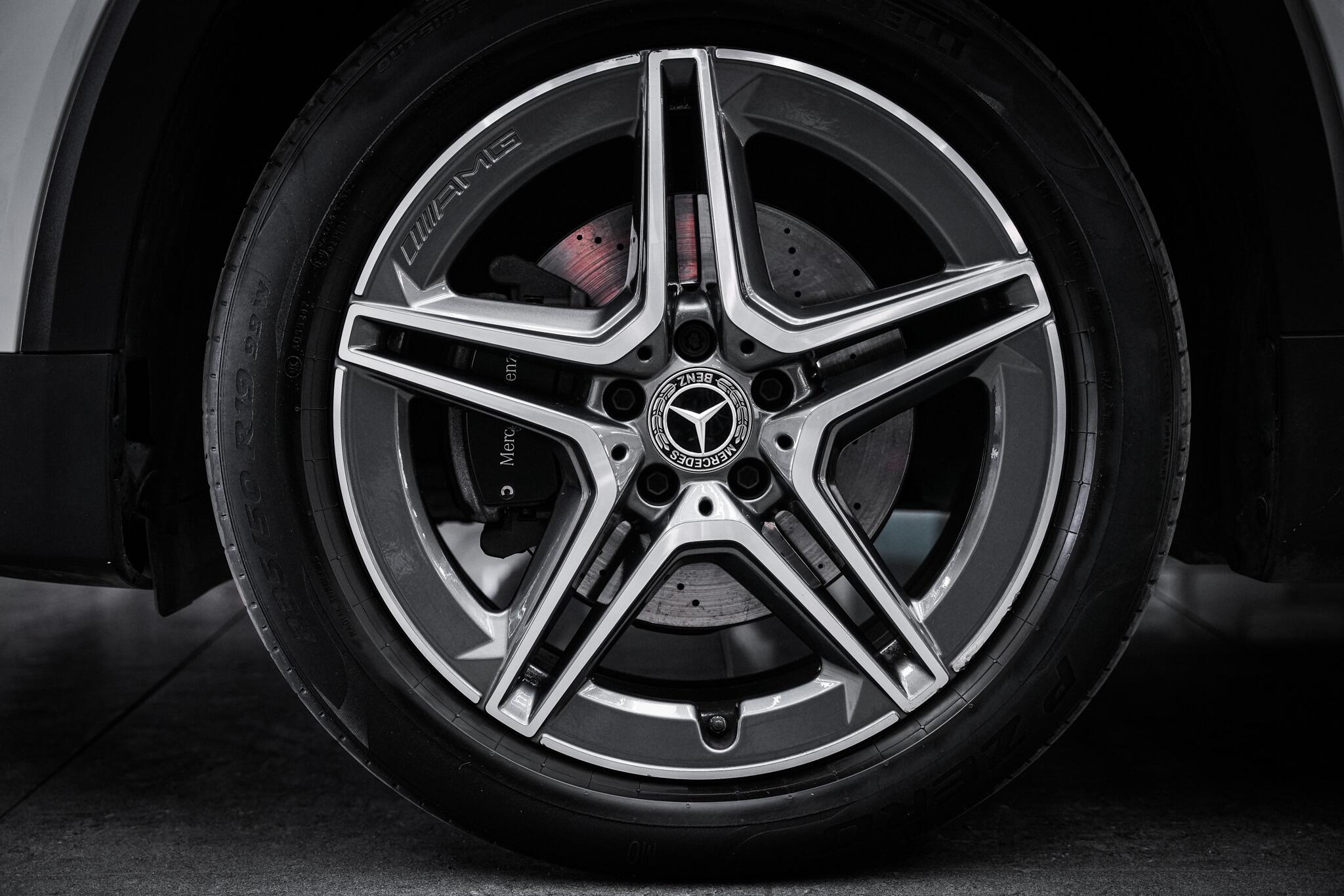 Mercedes-Benz GLB view 30