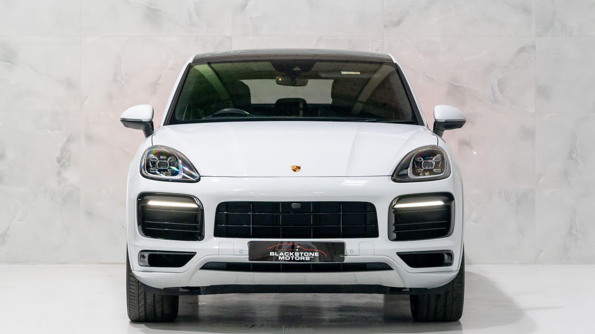 Porsche Cayenne view 4