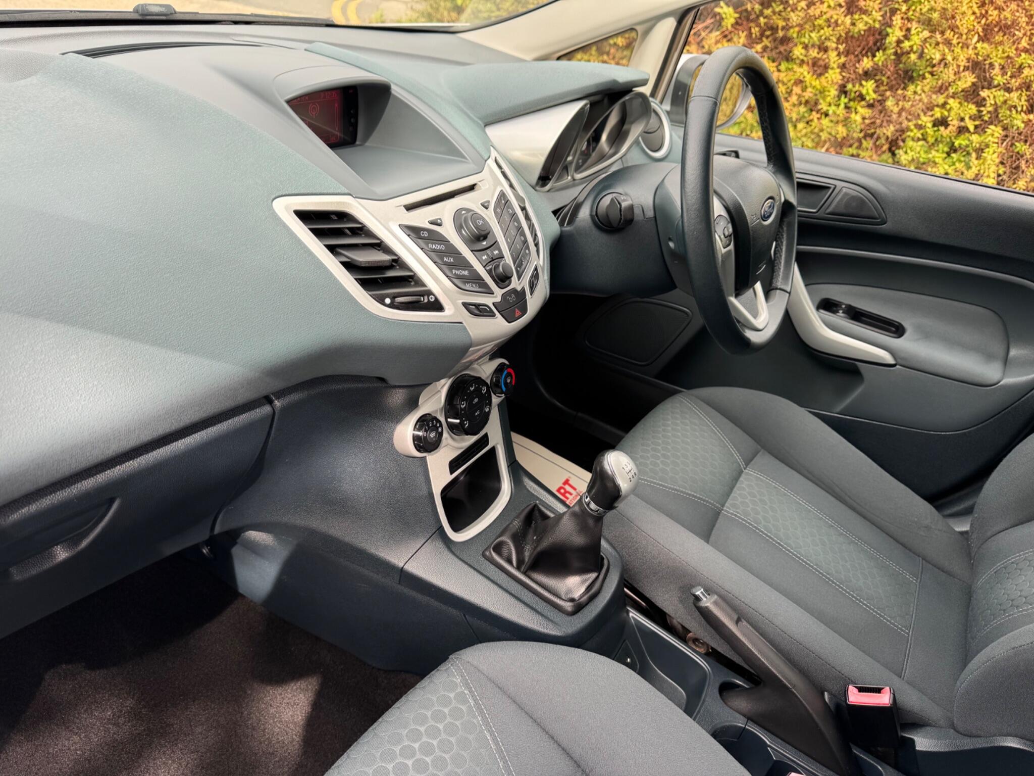Ford Fiesta view 14