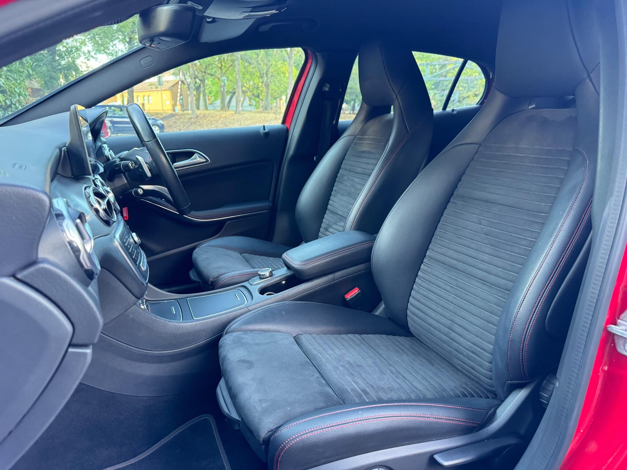 Mercedes-Benz Gla view 17