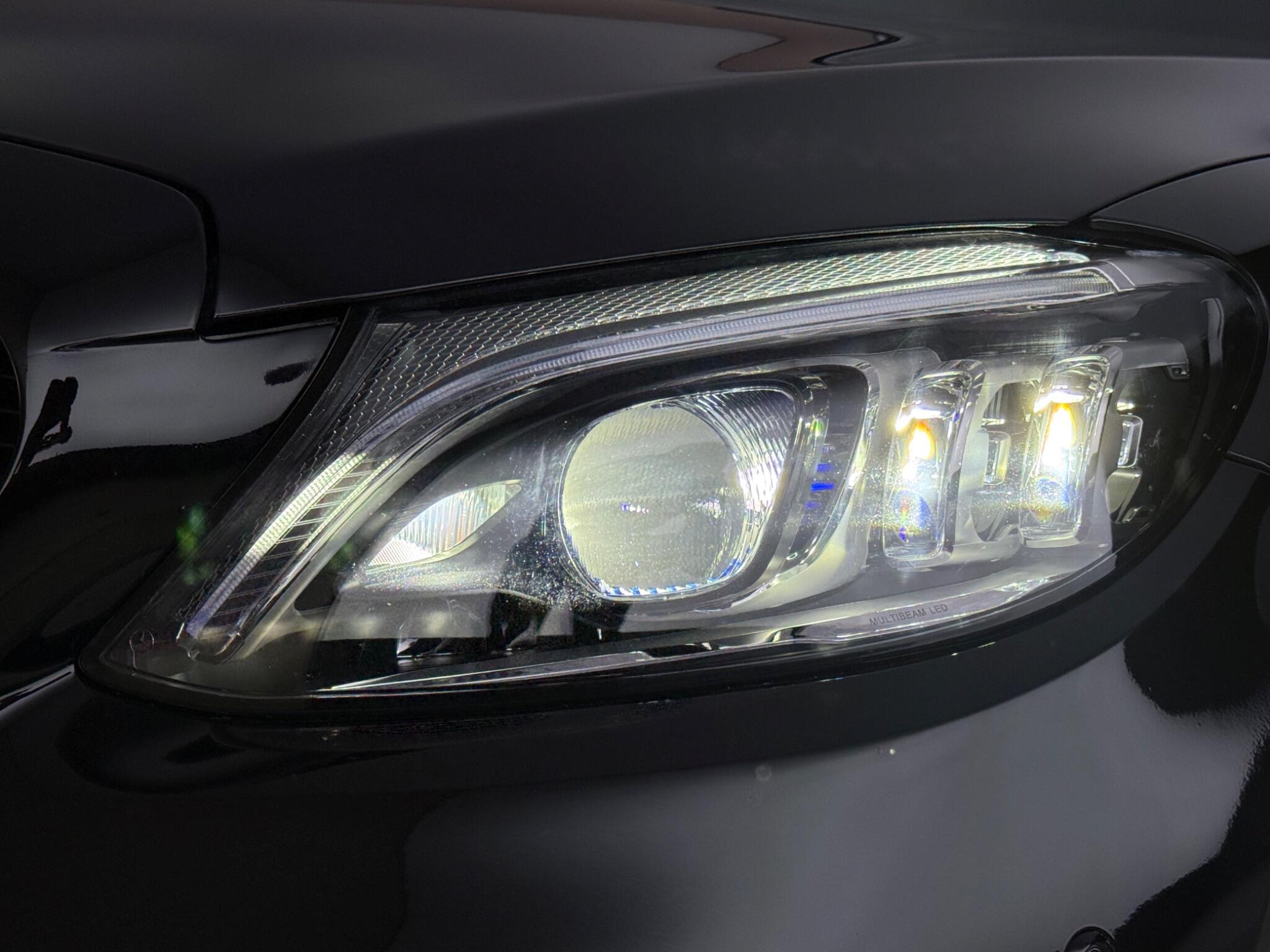 Mercedes-Benz C-Class view 13