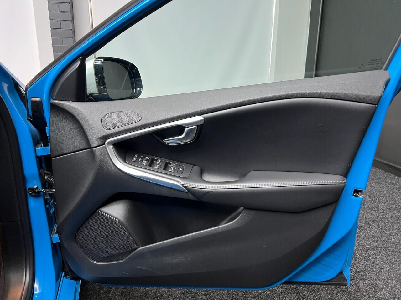 Volvo V40 view 33