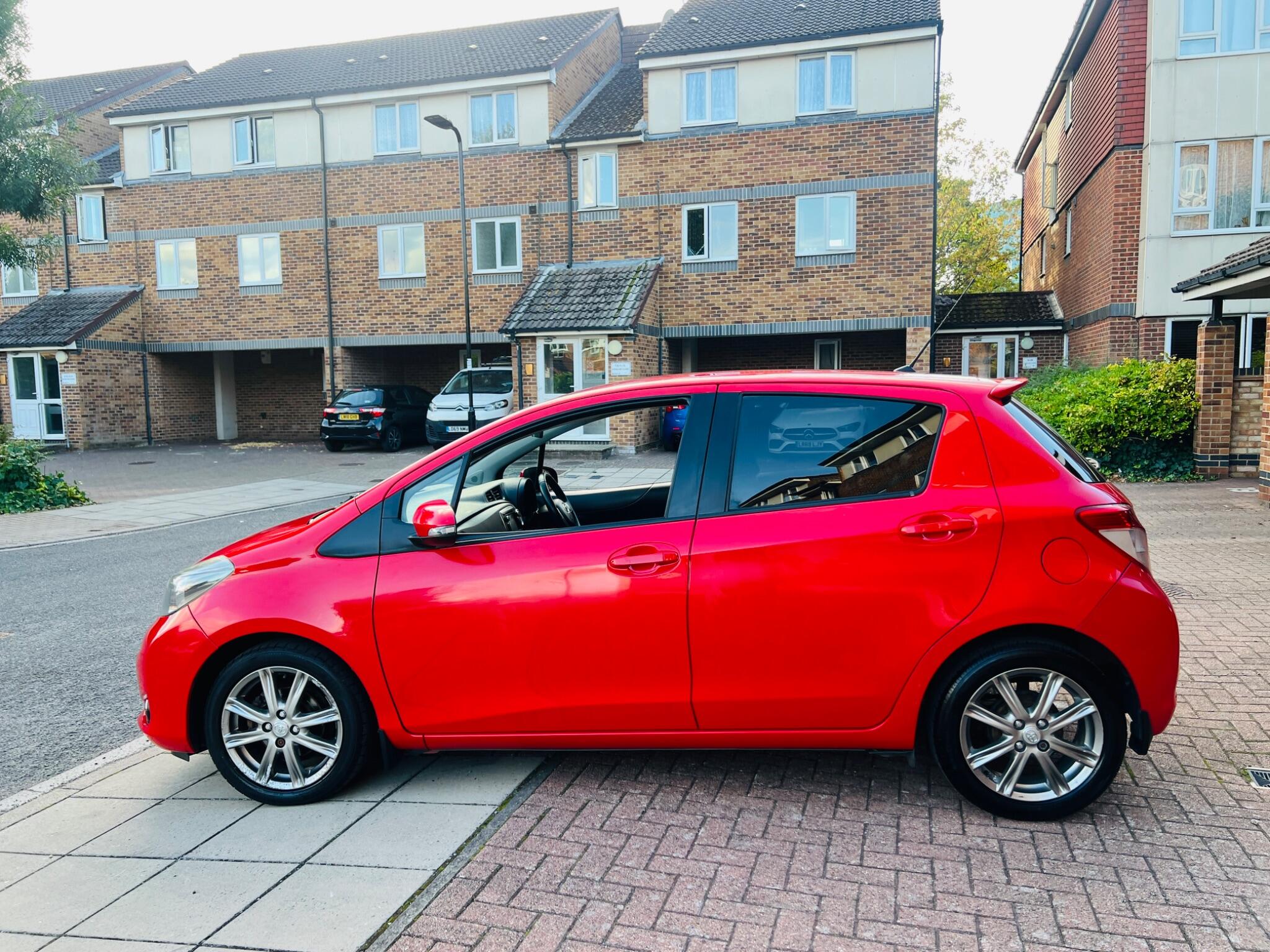 Toyota Yaris view 18